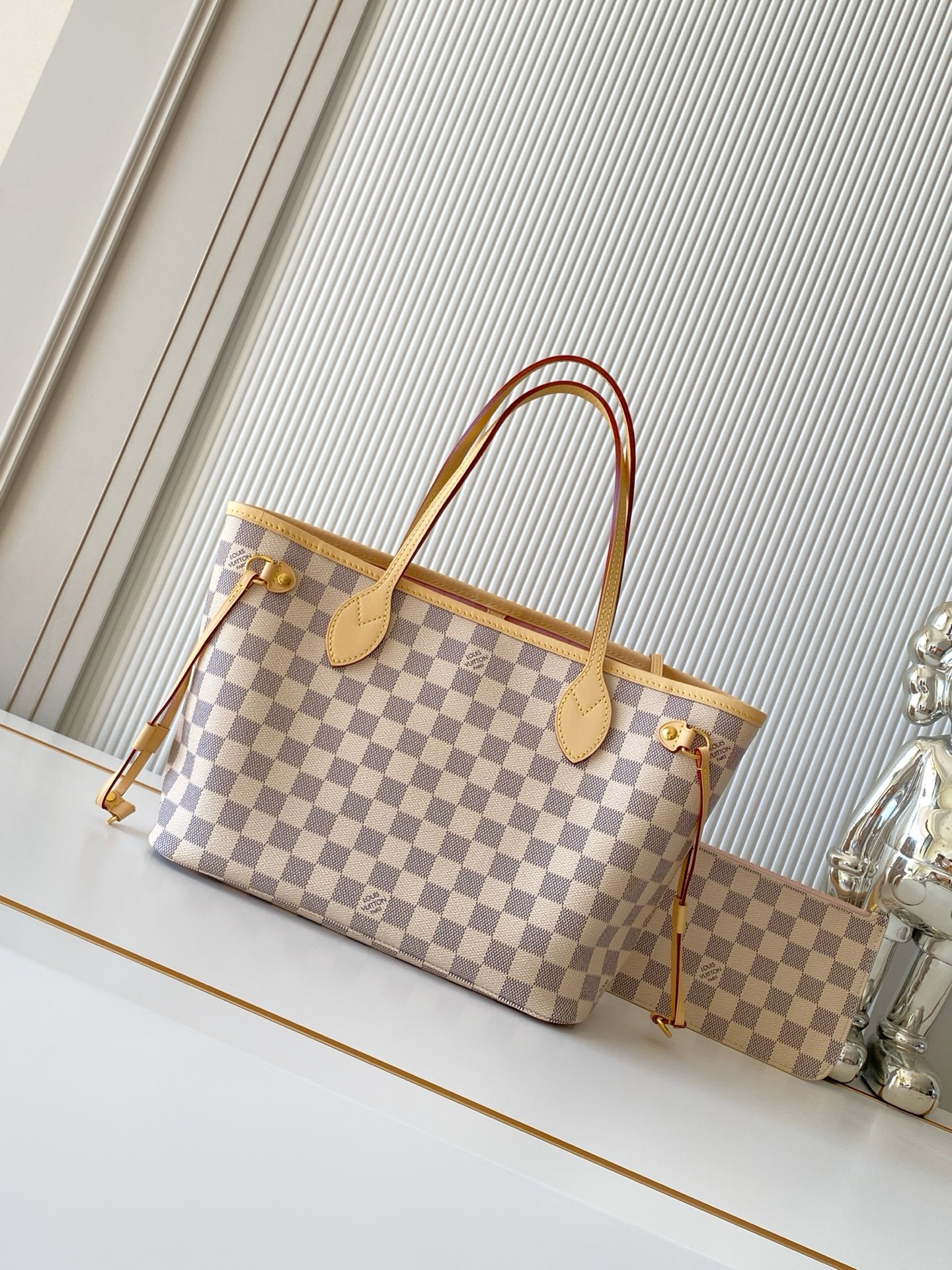 Louis Vuitton Neverfull Small Tote Bag in Damier Ebene Canvas - Image 3