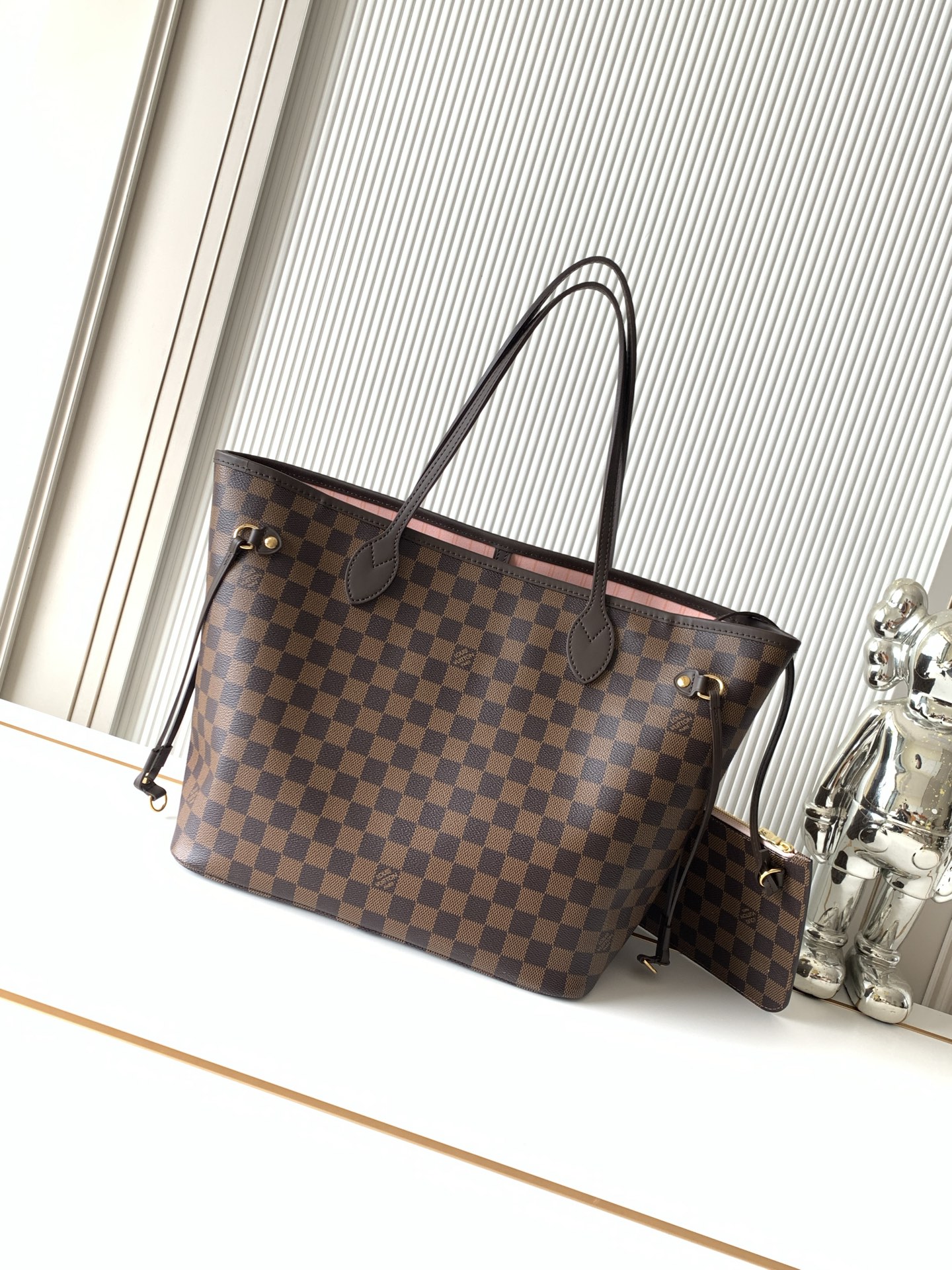 Louis Vuitton Neverfull MM Monogram Canvas Tote Bag - Image 3