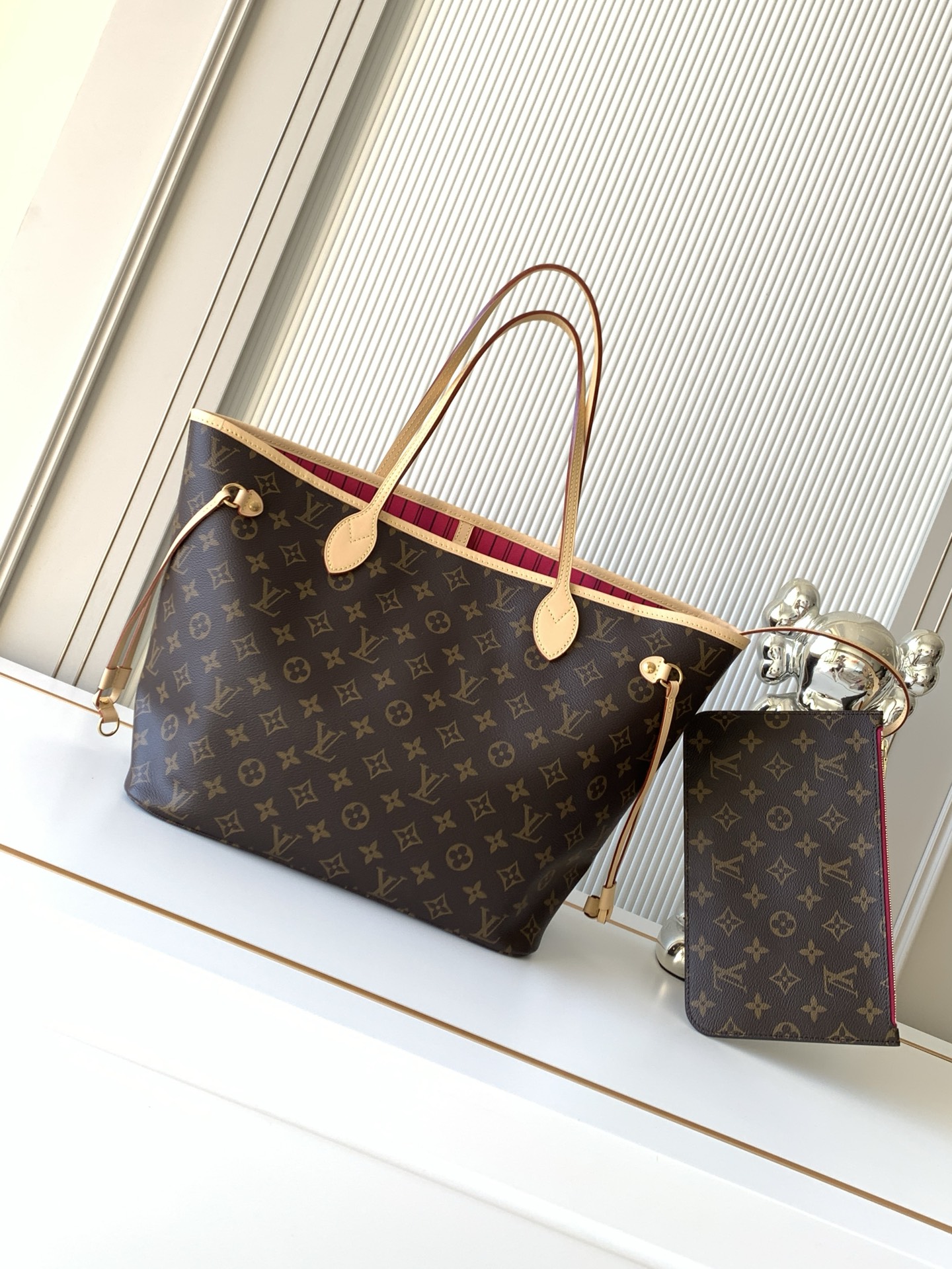 Louis Vuitton Neverfull Medium Tote Bag - Image 3
