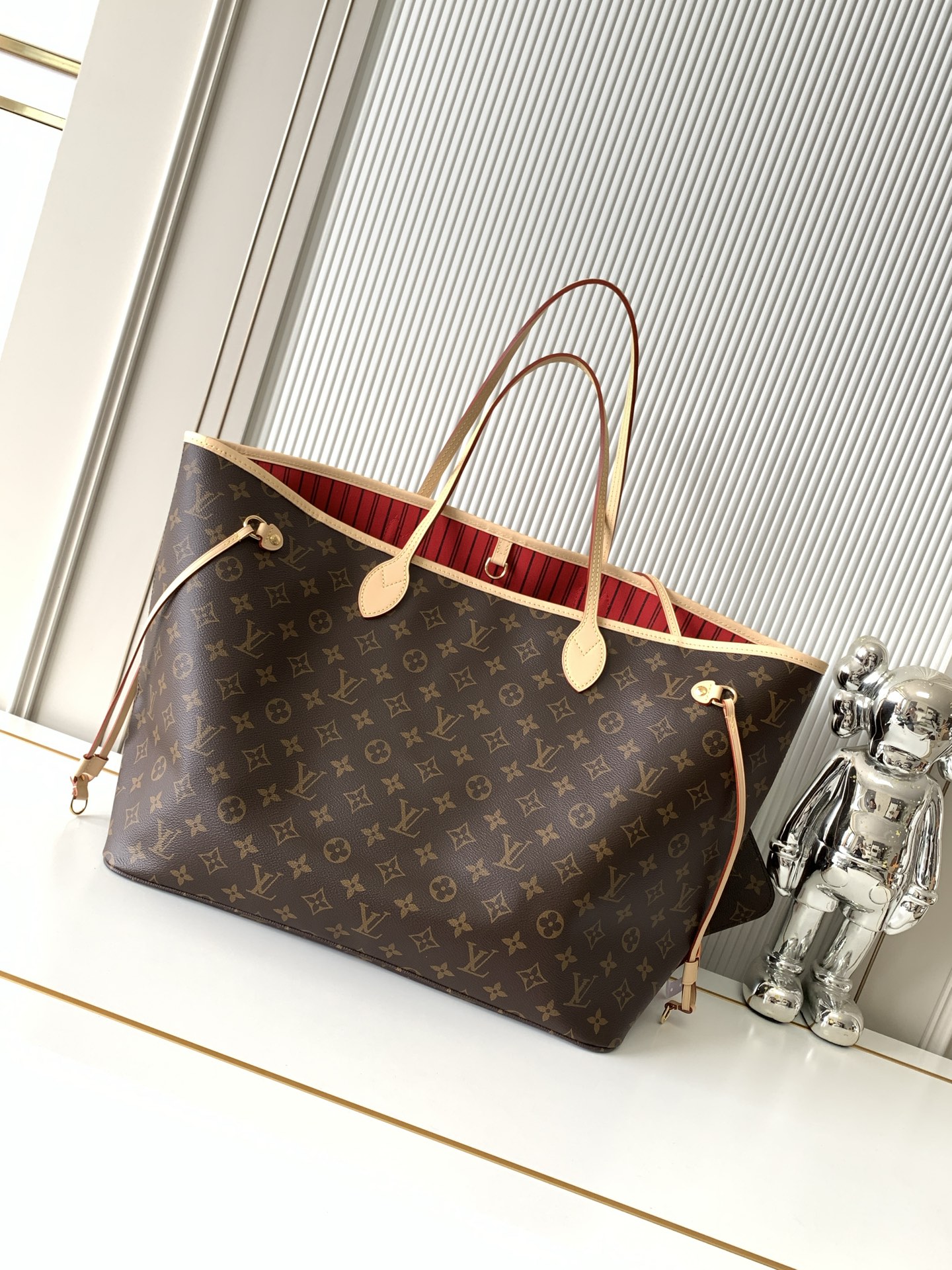 Louis Vuitton Neverfull Large Monogram Canvas Tote Bag with Detachable Zipper Pouch - Image 3