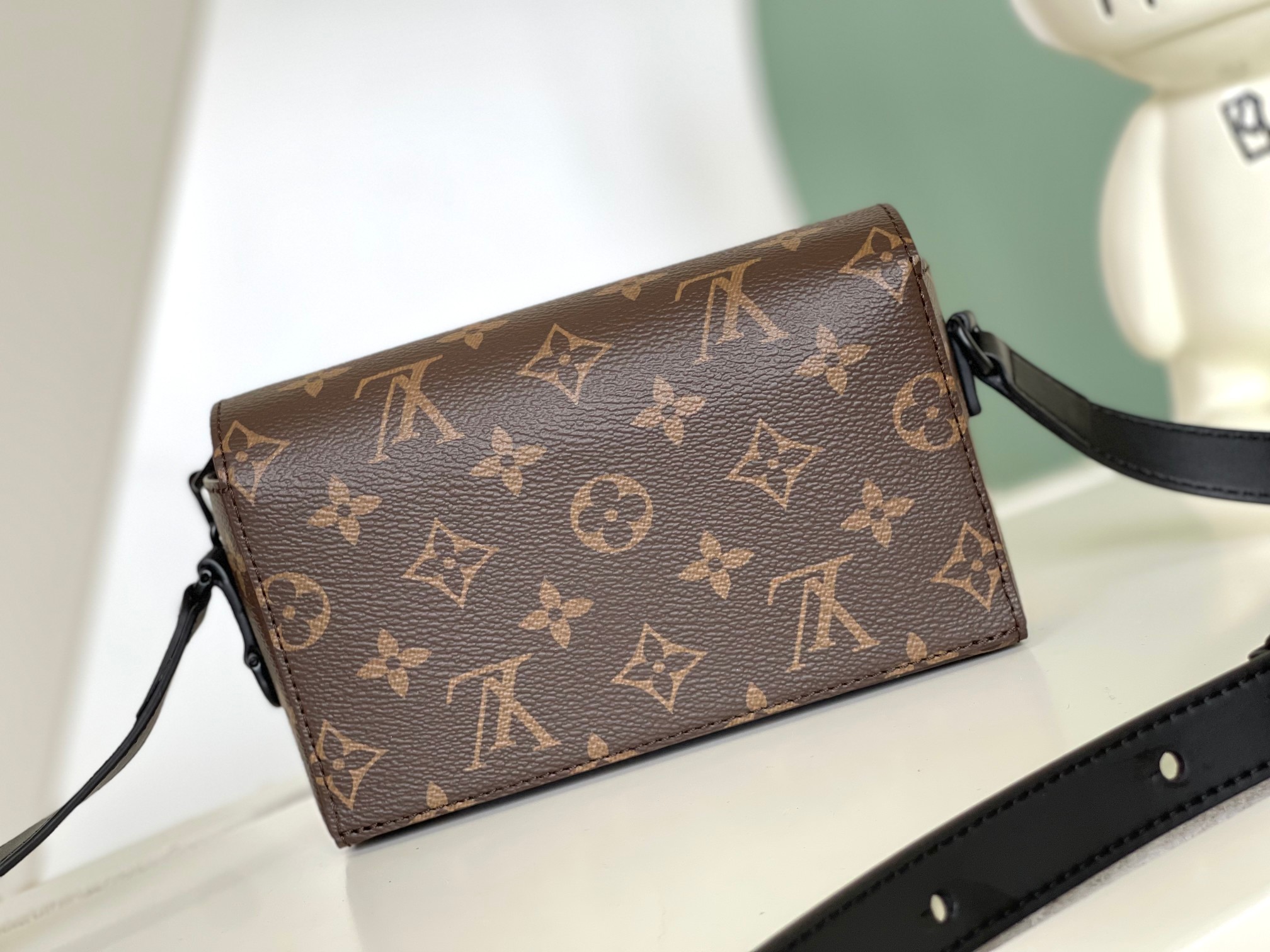 Louis Vuitton Mini Steamer Handbag in Monogram Eclipse Canvas - Image 3