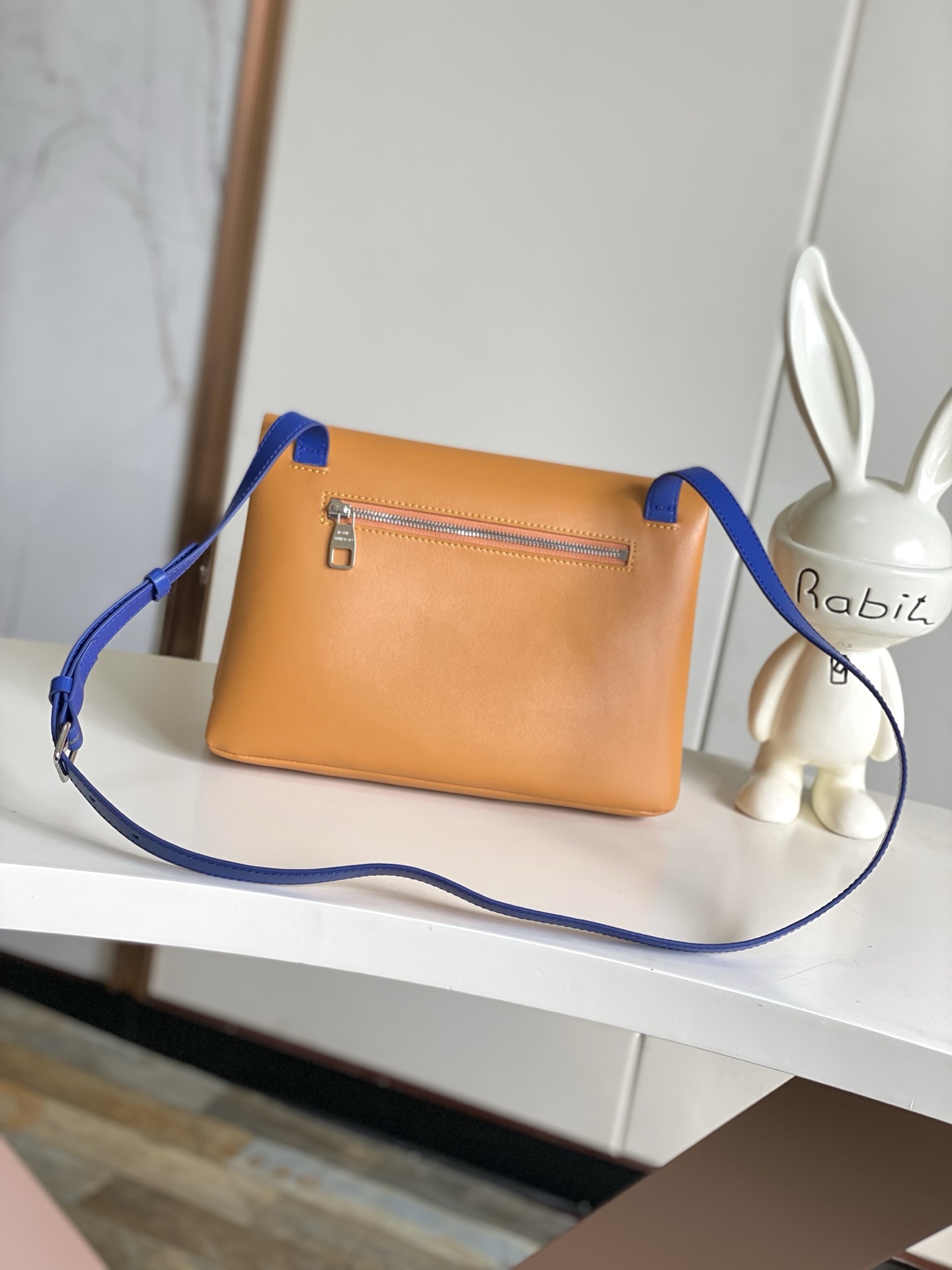 Louis Vuitton Medium Handbag with Removable Shoulder Strap - Image 3