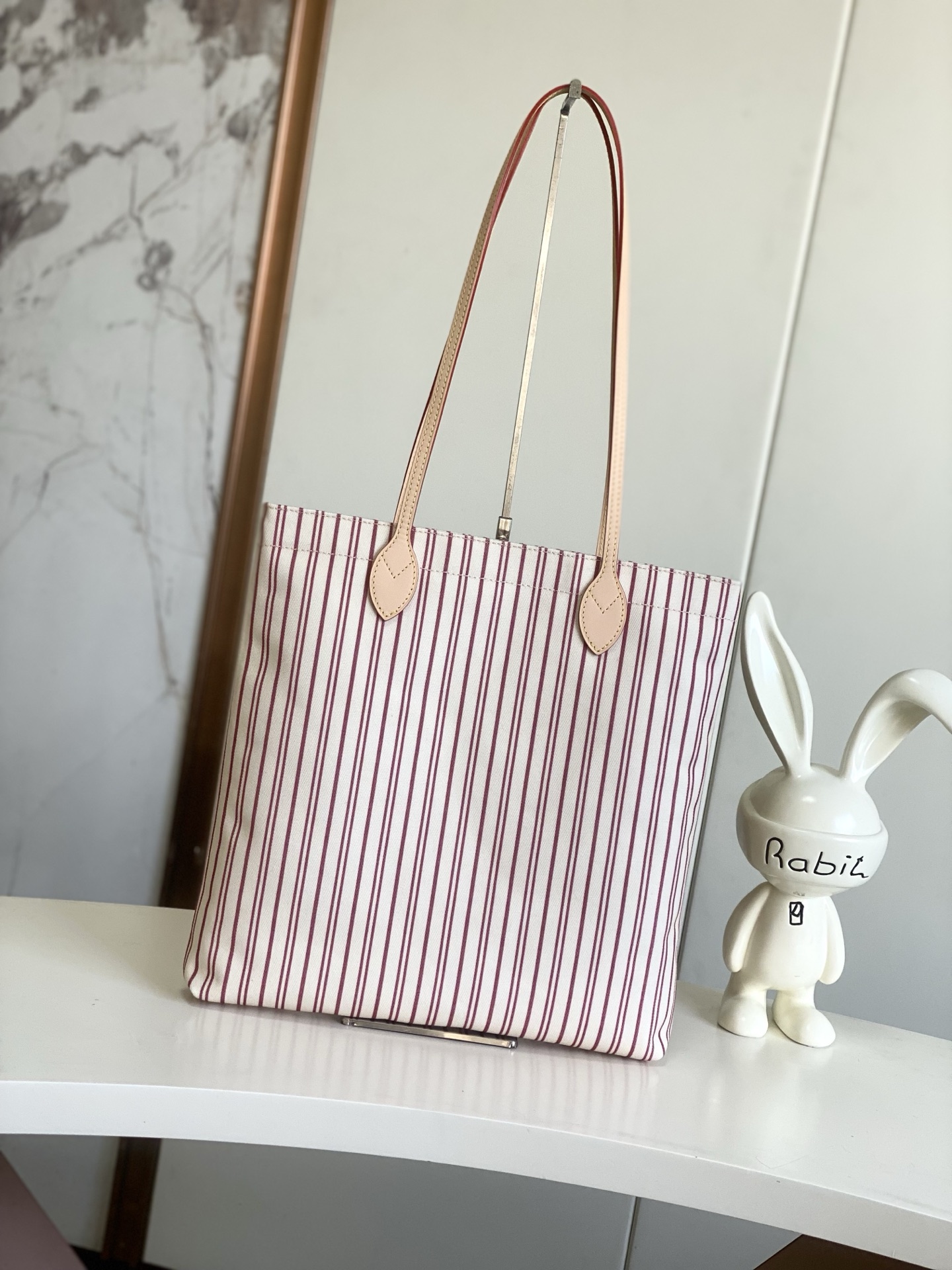 Louis Vuitton Travels With Grace Coddington Cat Print Canvas Tote Bag - Image 3