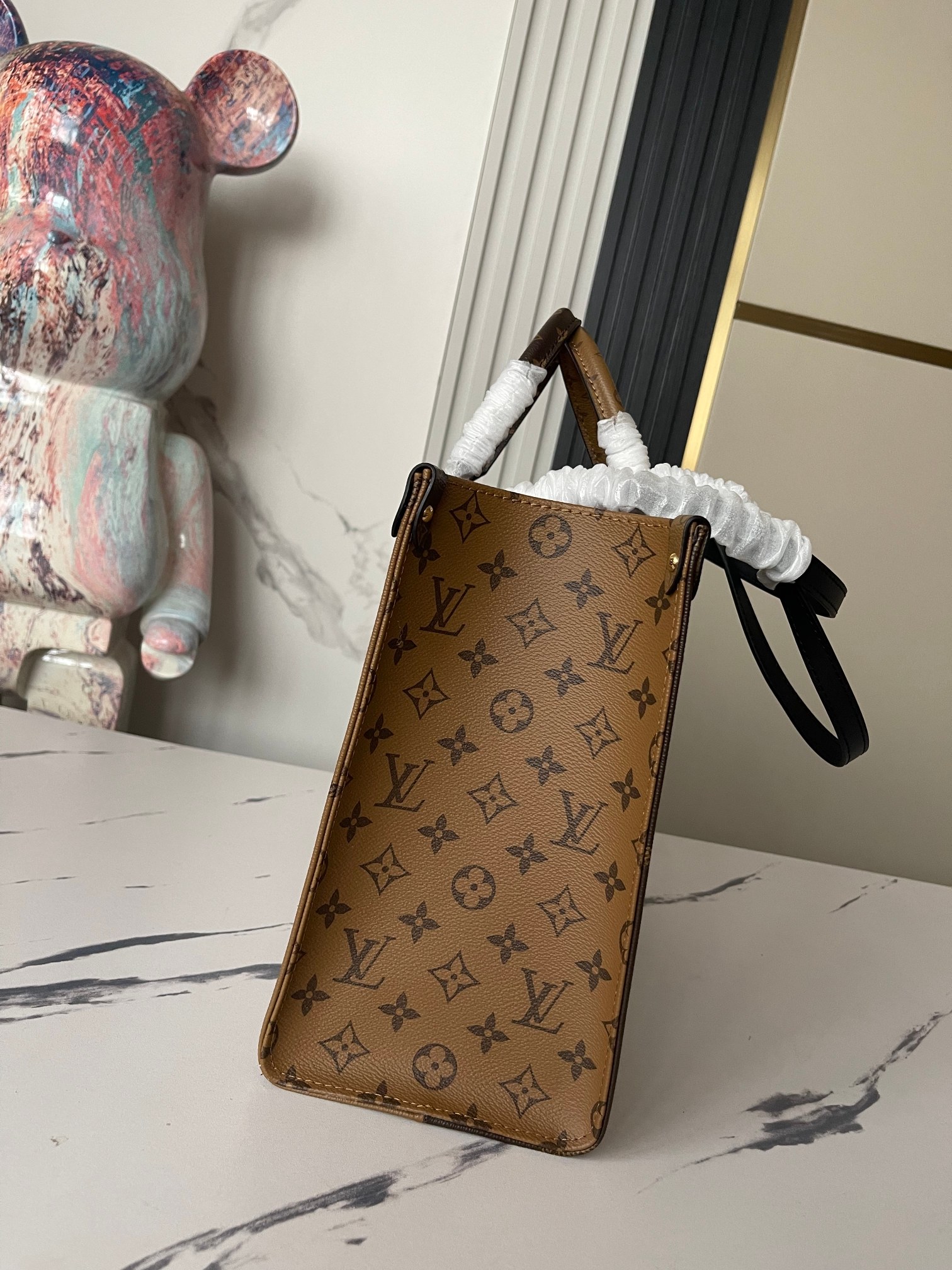 Louis Vuitton Onthego MM Monogram Tote Bag - Image 3