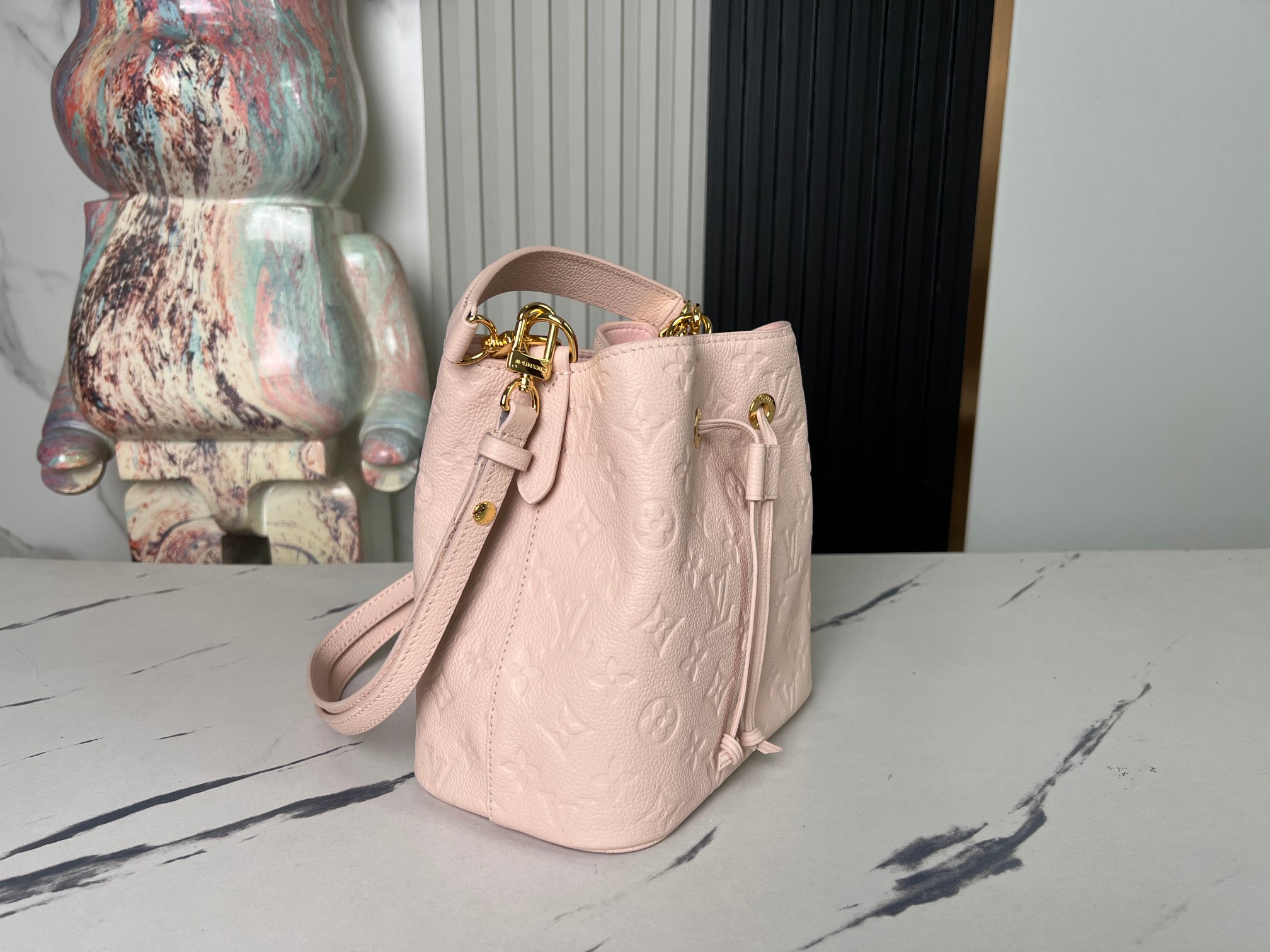 Louis Vuitton NéoNoé BB Bucket Bag in Pink Monogram Empreinte Leather - Image 3