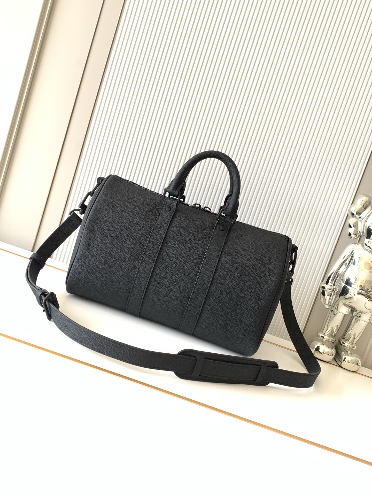 Louis Vuitton Keepall Bandoulière 35 Travel Bag - Image 3