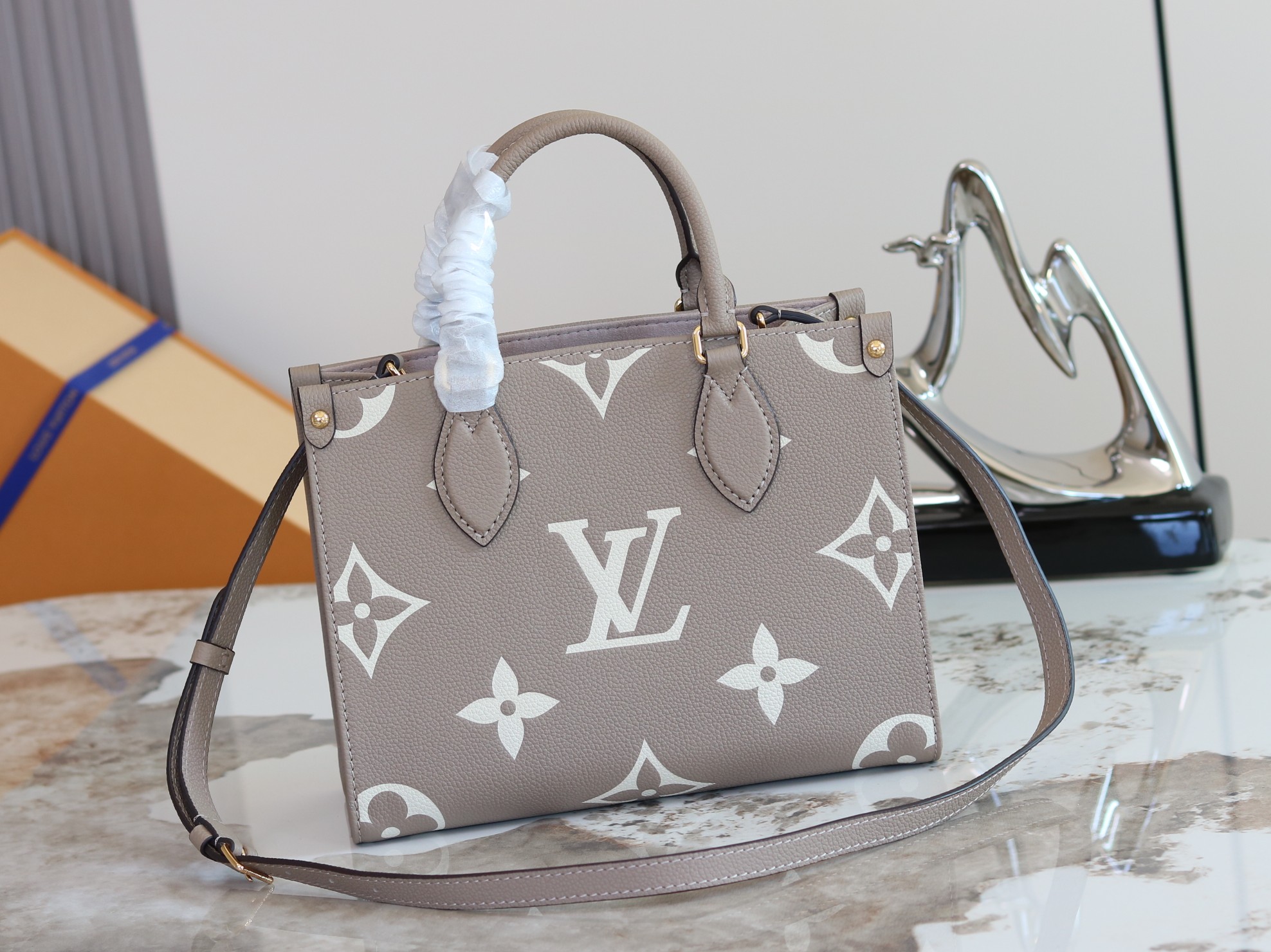 Louis Vuitton Onthego Mini Tote Bag in Monogram Empreinte Leather M45779 - Image 3