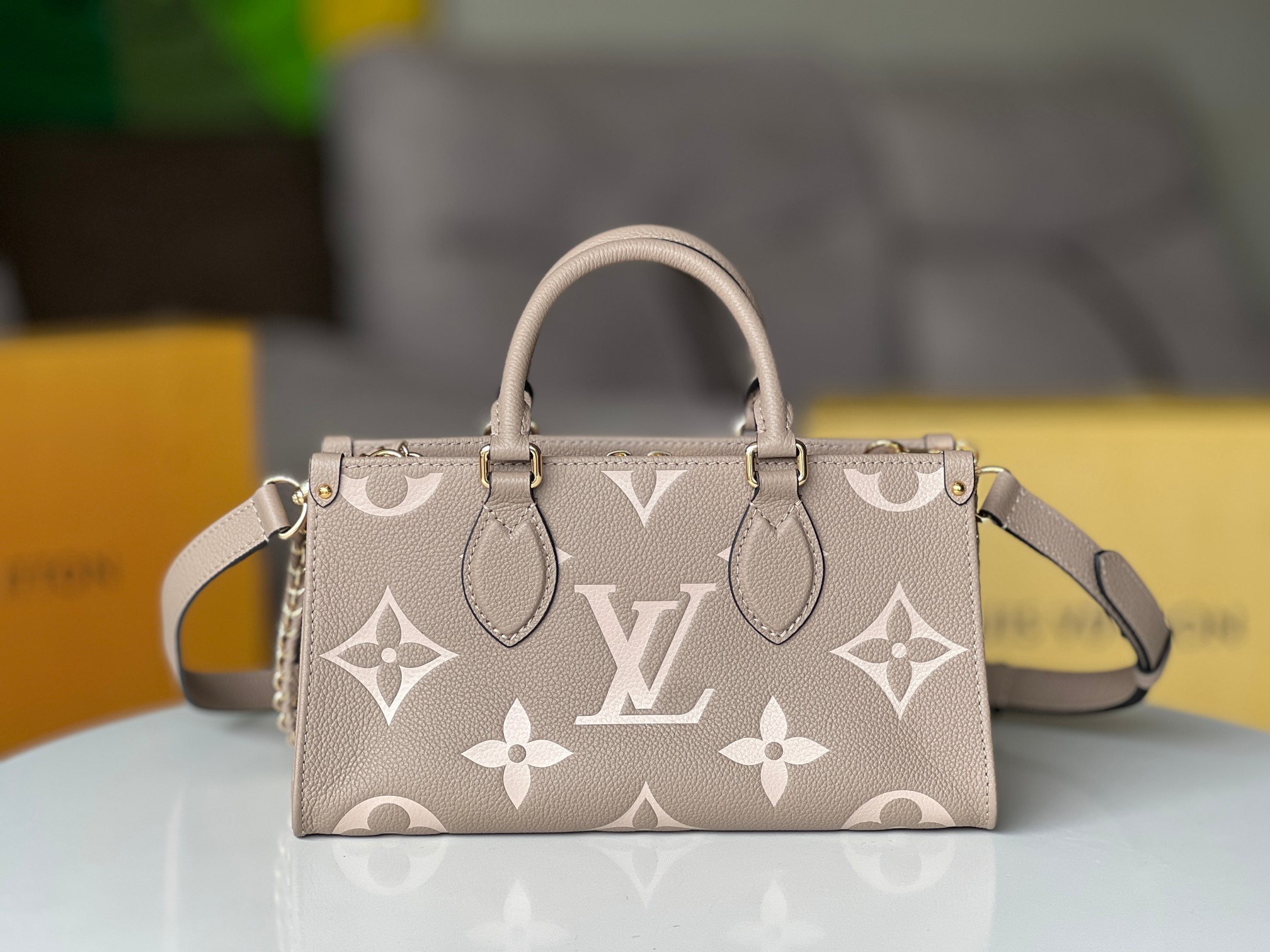 Louis Vuitton OnTheGo East West Handbag M23640 Black - Image 3