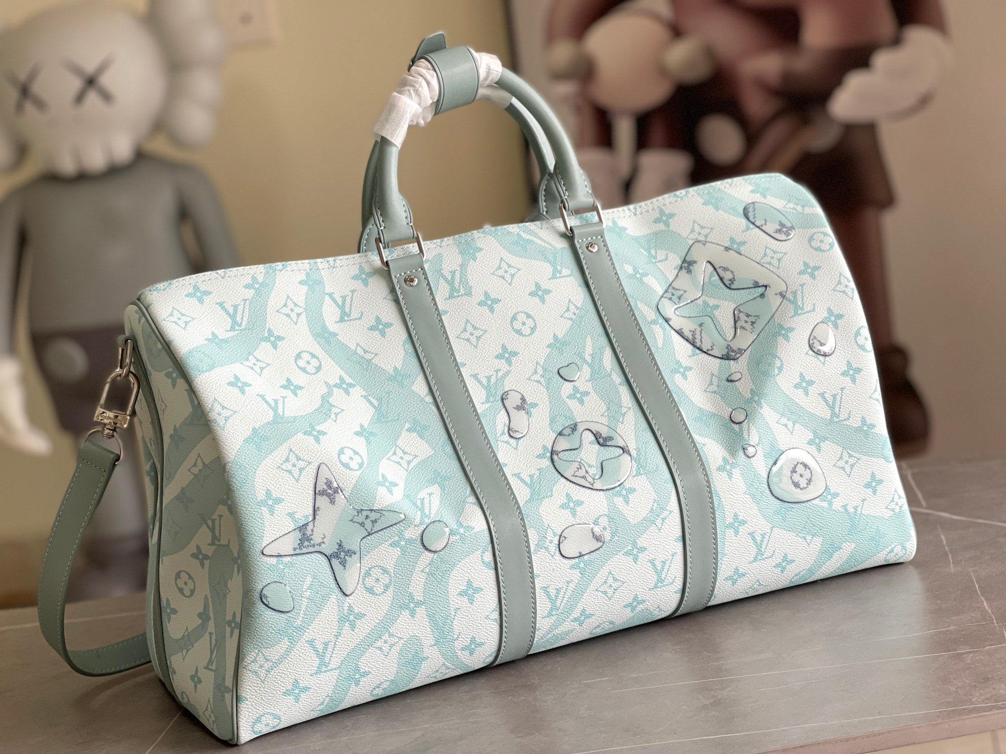 Louis Vuitton Keepall Bandoulière 50 Travel Bag in Monogram Shadow - Image 3