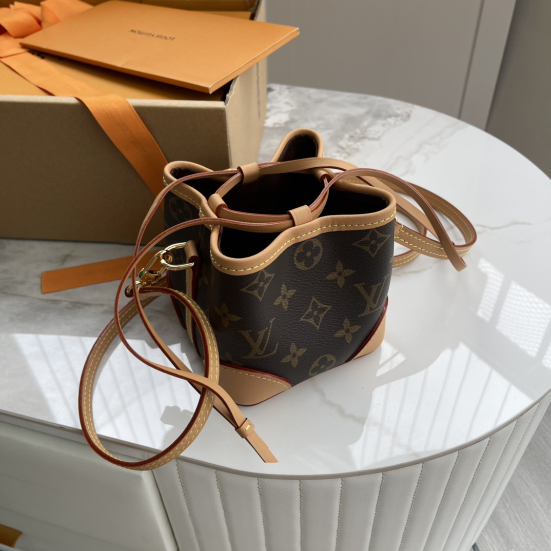 Louis Vuitton Noé Leather Bucket Bag - Image 3