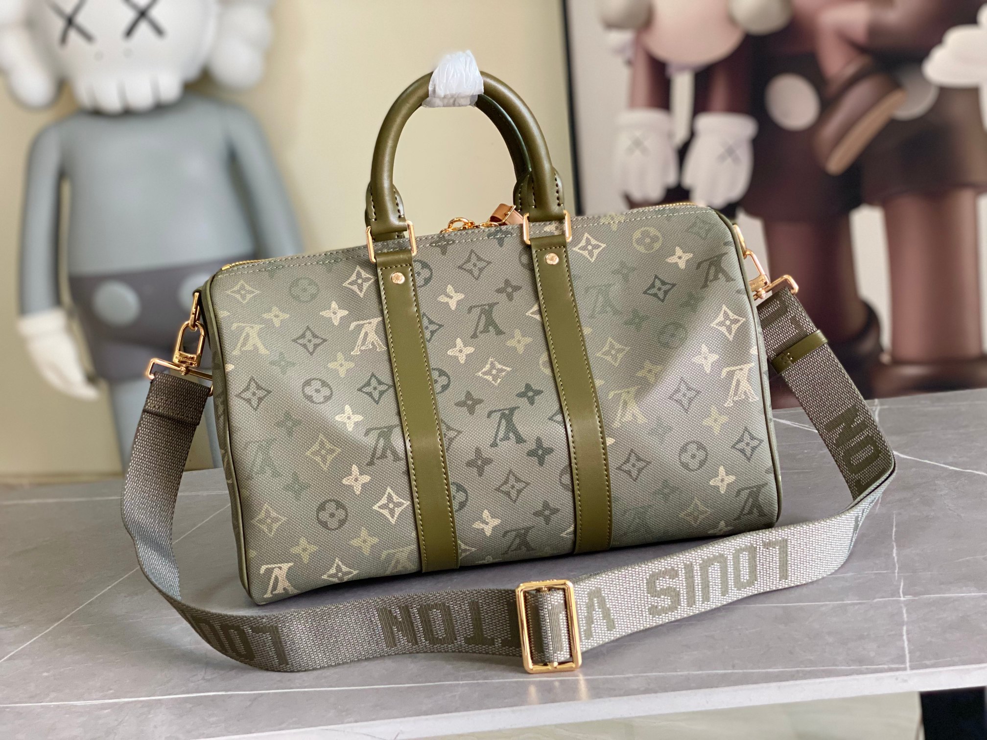 Louis Vuitton Keepall Bandoulière 35 Monogram Eclipse Travel Bag - Image 3