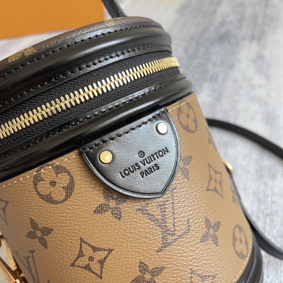 Louis Vuitton M43986 Vanity Handbag - Image 3