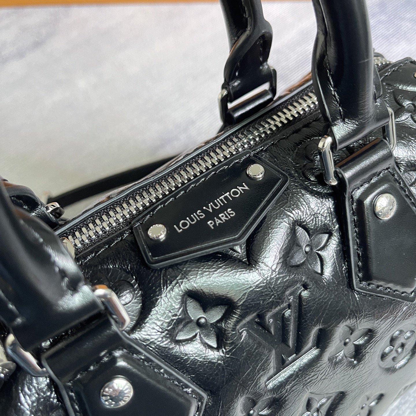 Louis Vuitton Speedy Trunk 20 Leather Crossbody Bag - Image 3