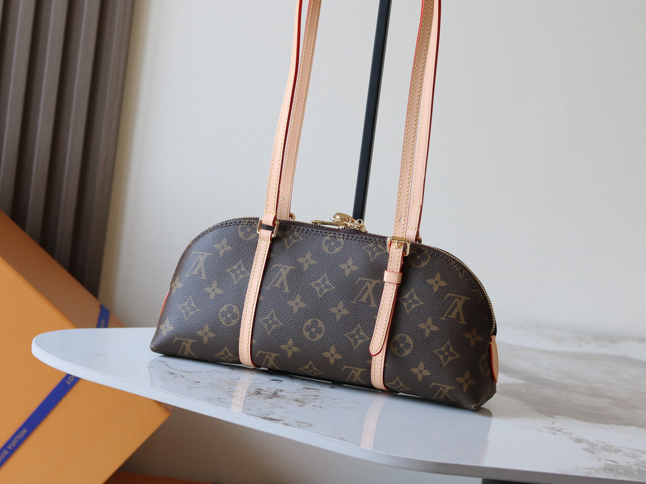 Louis Vuitton Squire East West Handbag M28953 - Image 3