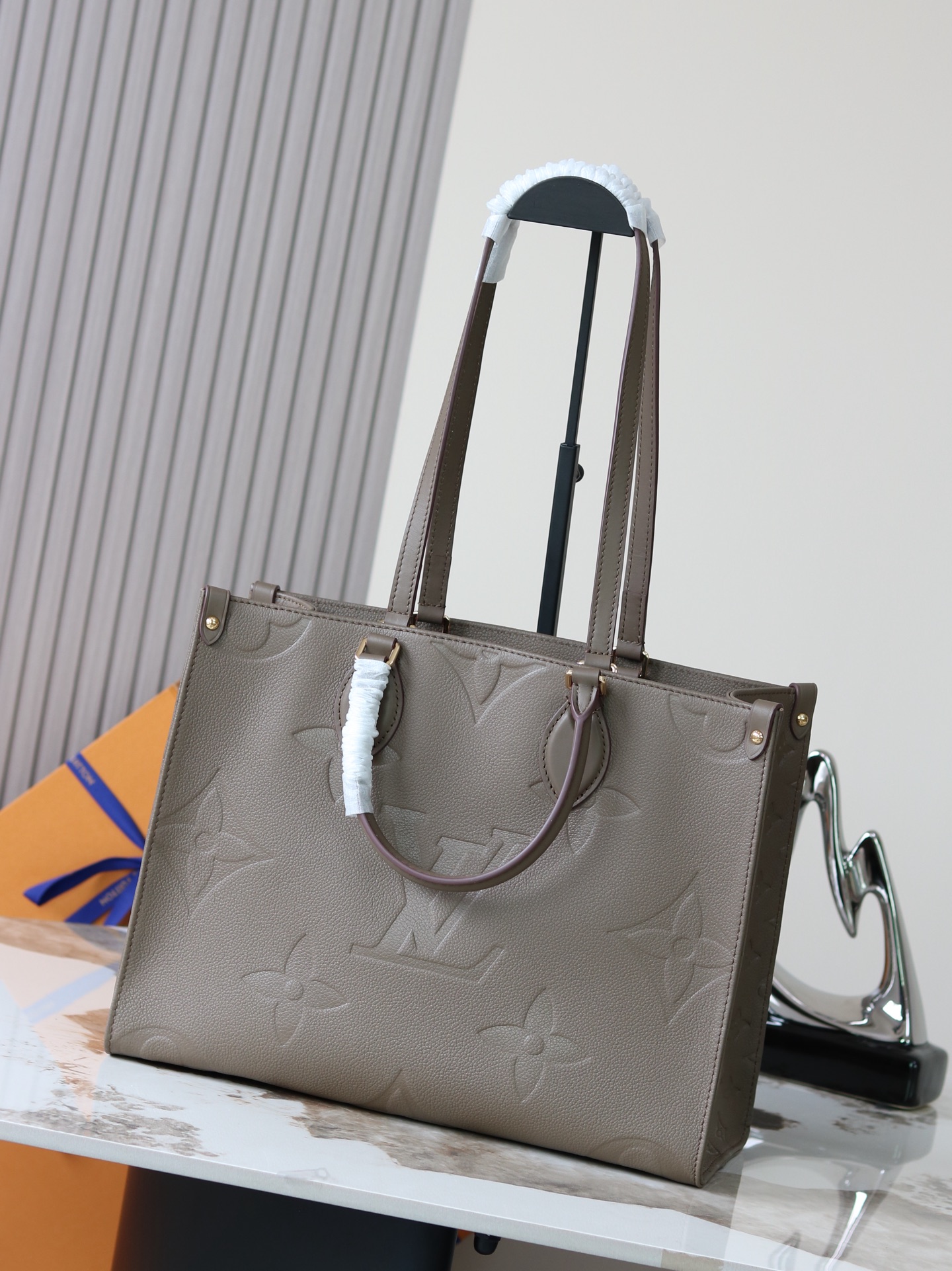 Louis Vuitton OnTheGo Medium Tote Bag in Monogram Empreinte Leather - Image 3