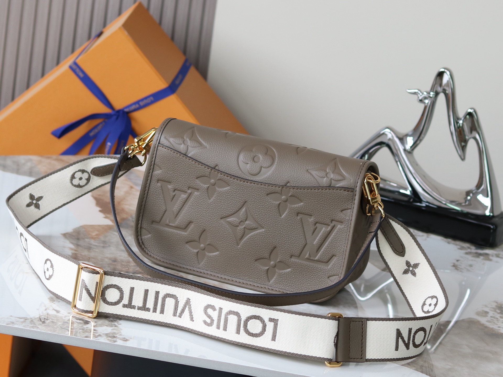 Diane Monogram Empreinte Leather Crossbody Bag - Olive Green - Image 3