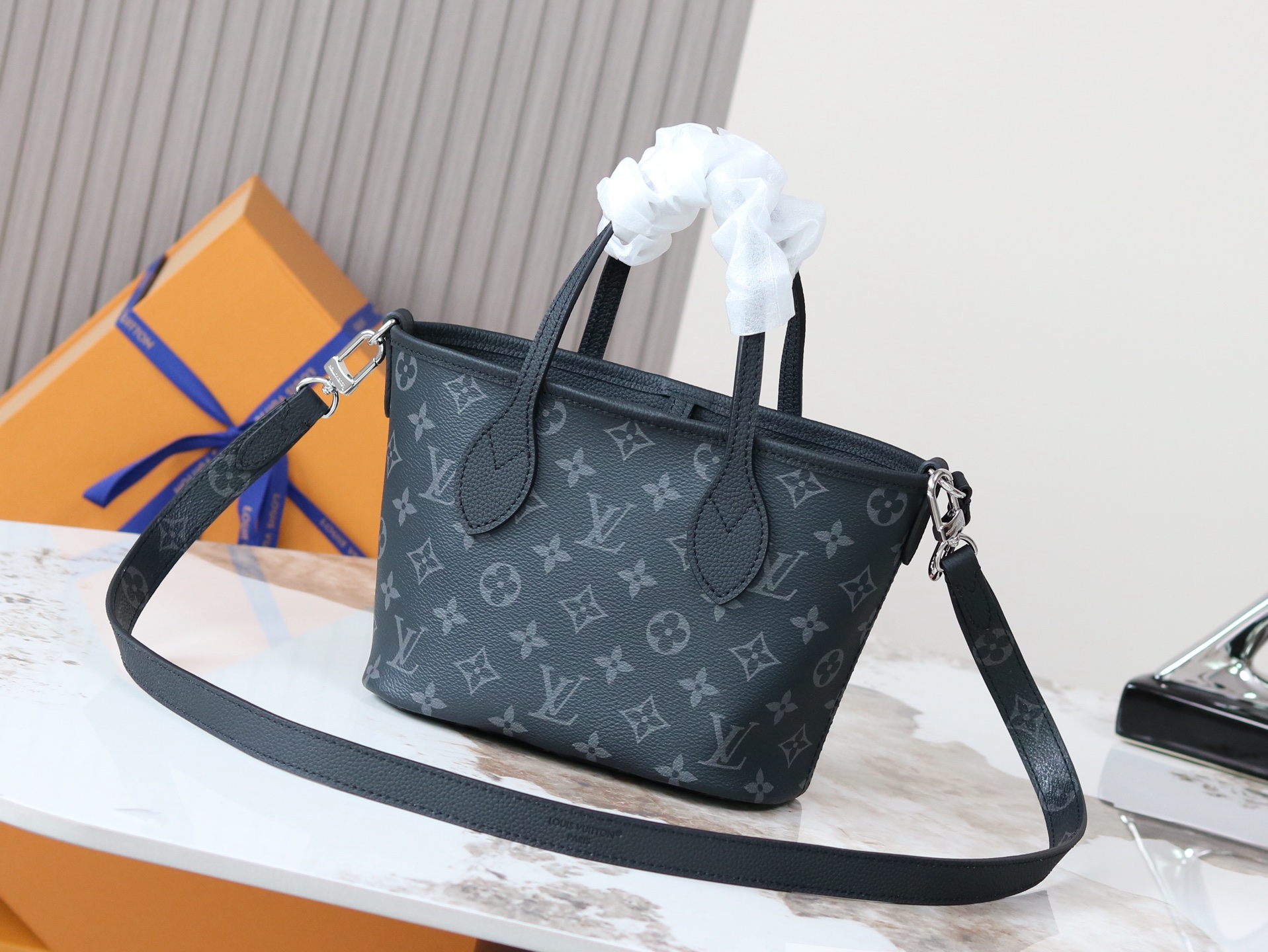 Louis Vuitton Neverfull Bandoulière Inside Out BB Reversible Tote Bag - Image 3