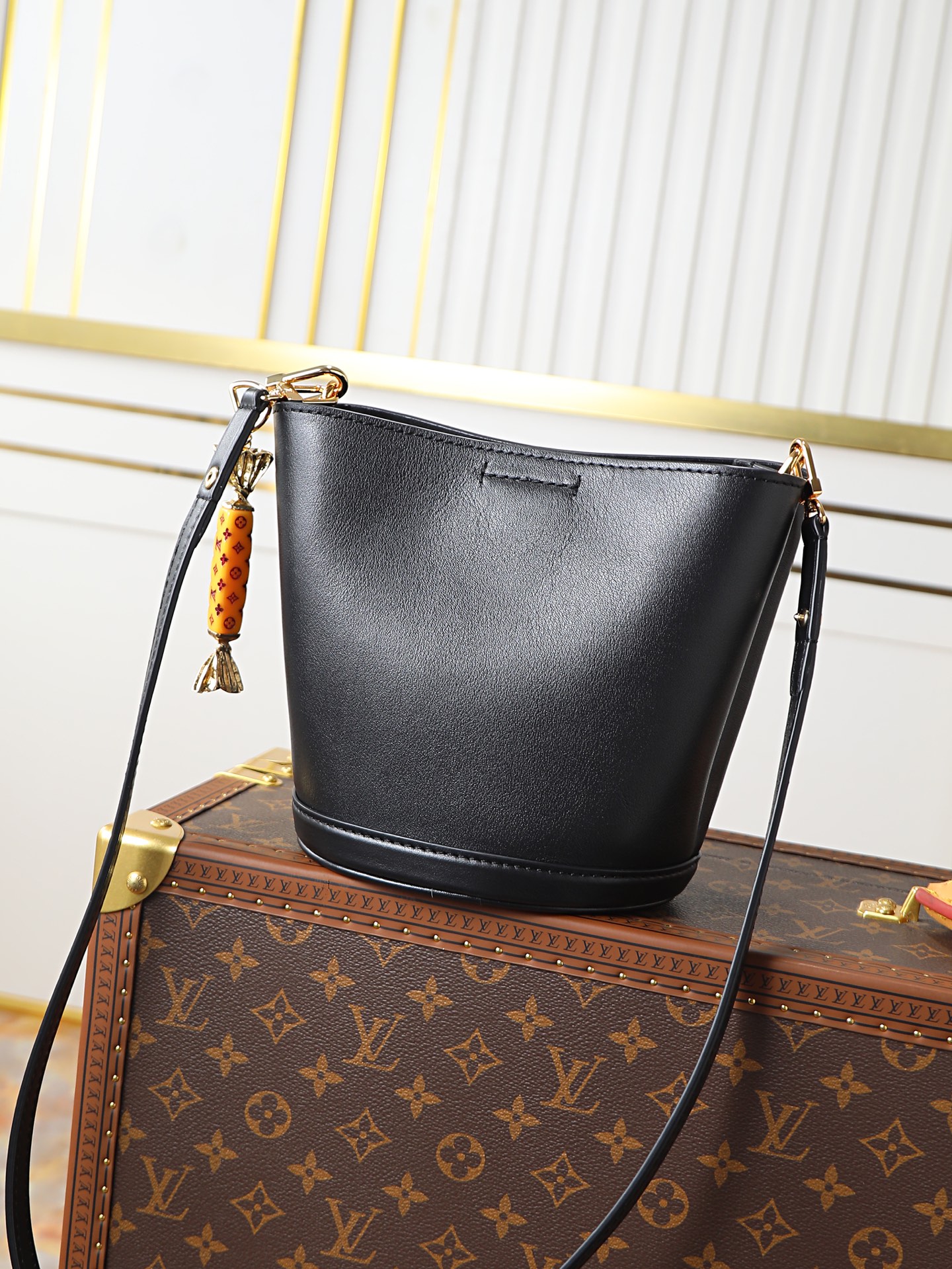 Louis Vuitton LV Bloom Mini Hobo Bag - Image 3