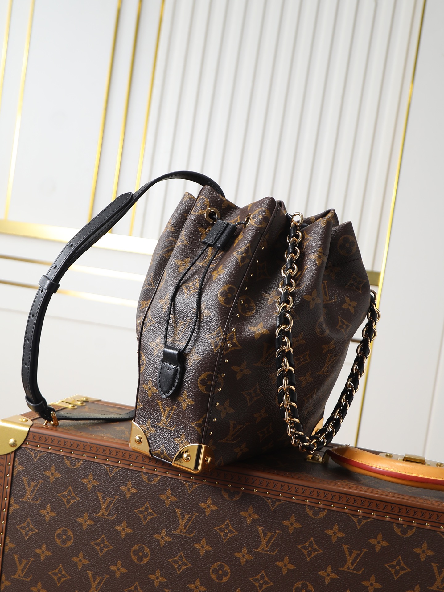 Noé Trunk Monogram Canvas Crossbody Bag M28515 - Image 3