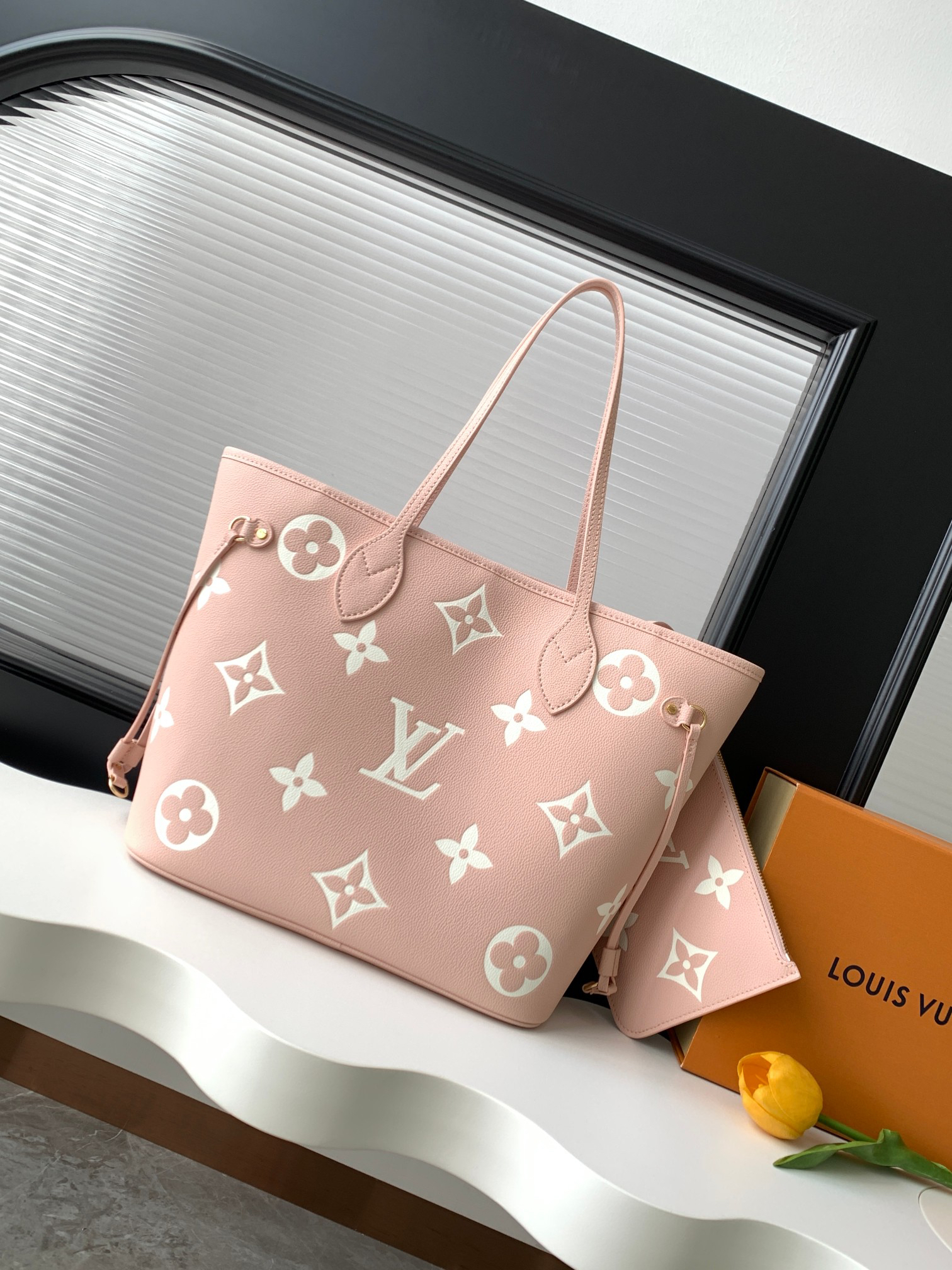 Louis Vuitton Neverfull Medium Shopping Tote with Removable Zip Pouch - Image 3