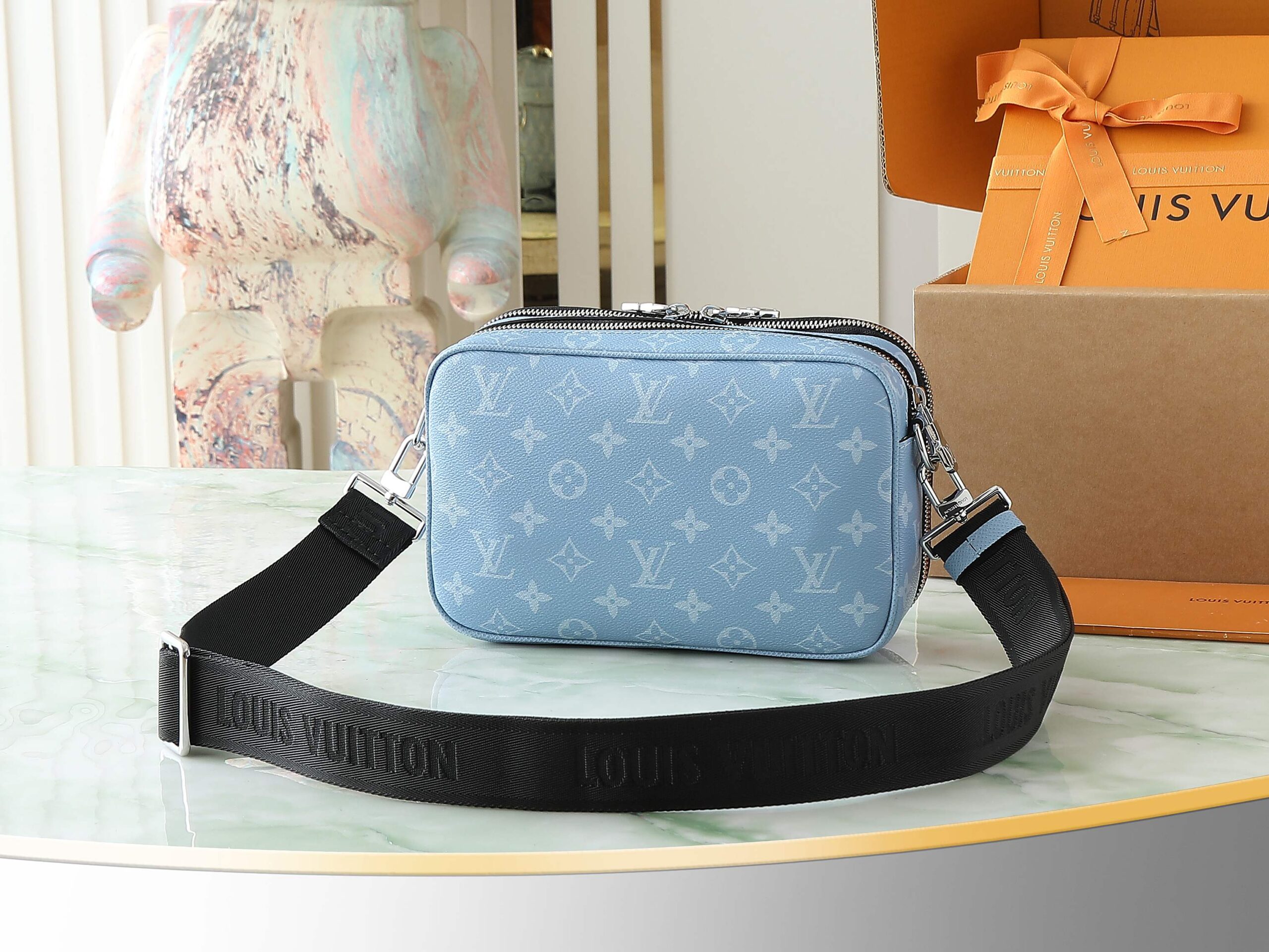 Louis Vuitton Alpha Messenger Bag M14073 - Image 3