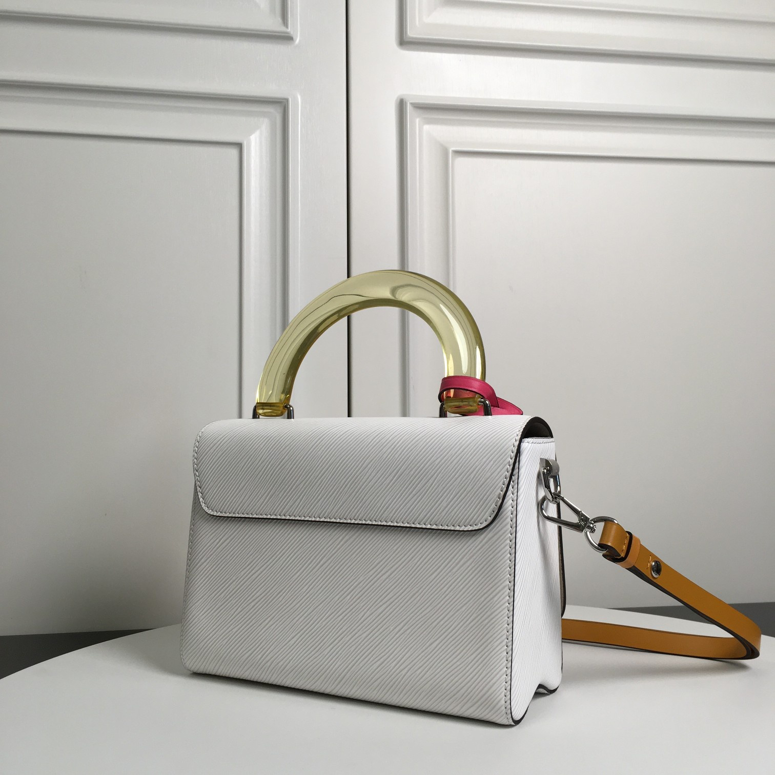 Louis Vuitton Twist Medium Handbag in White Epi Leather - Image 3