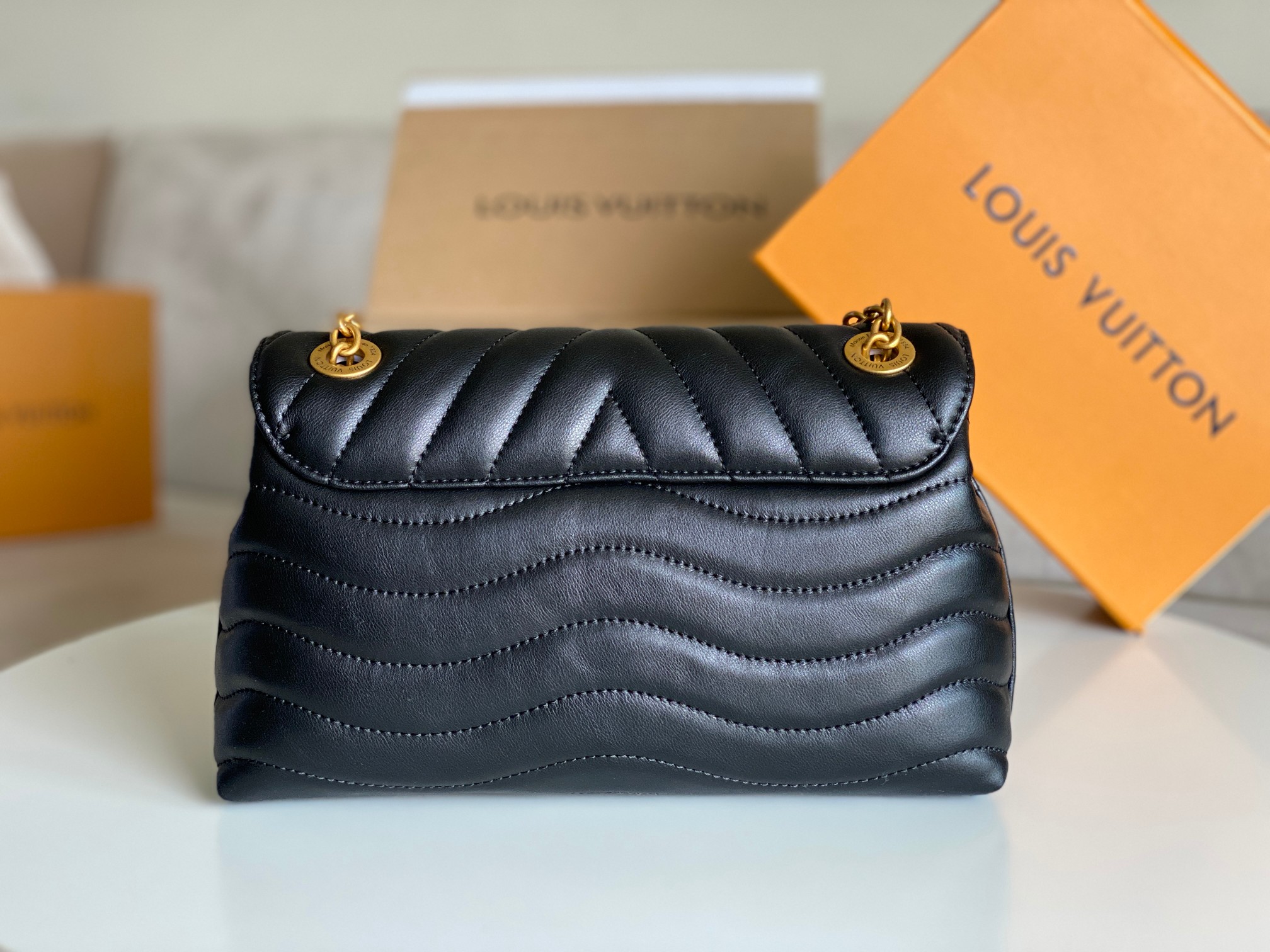 Louis Vuitton LV New Wave Chain Shoulder Bag - Image 3