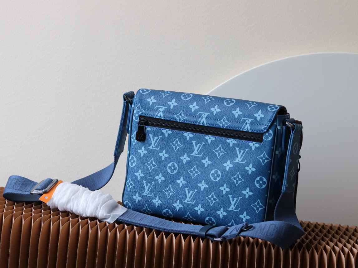 Louis Vuitton District PM Messenger Bag M23785, Blue Monogram Canvas - Image 3