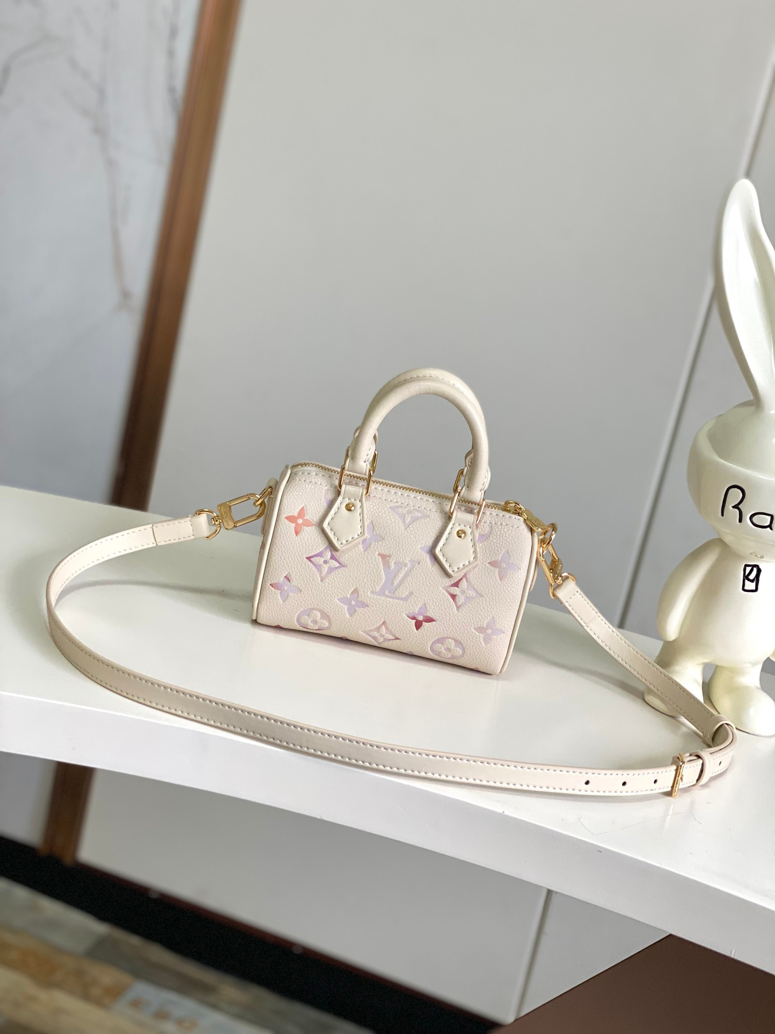 Louis Vuitton Nano Speedy Handbag M25591 in White Gradient - Image 3