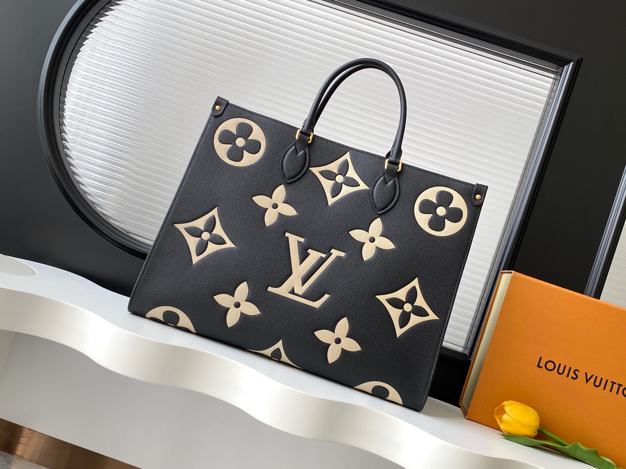 Louis Vuitton OnTheGo Large Handbag M45945 in Black - Image 3