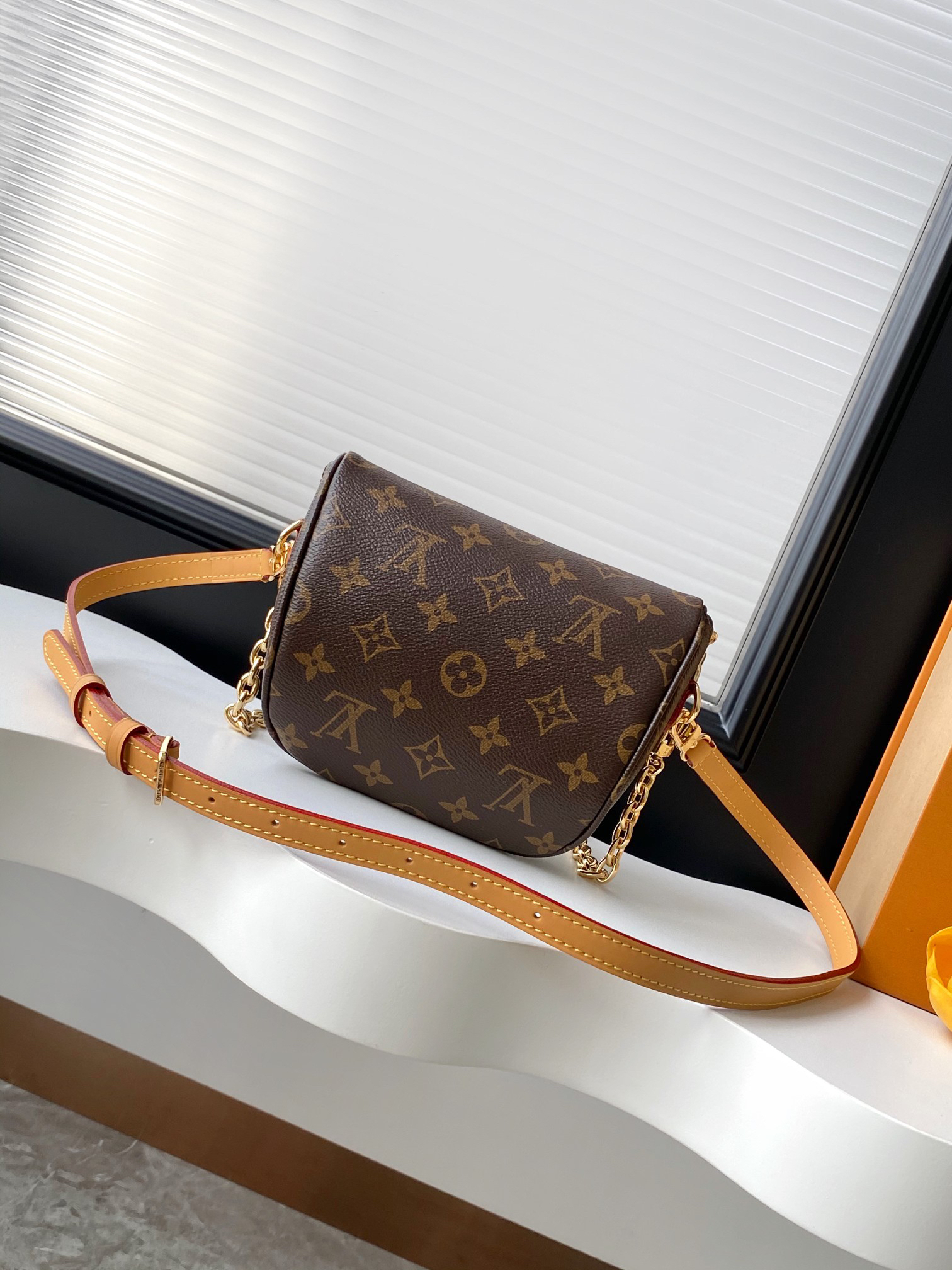 Louis Vuitton Mini Bumbag in Monogram Empreinte Leather - Image 3