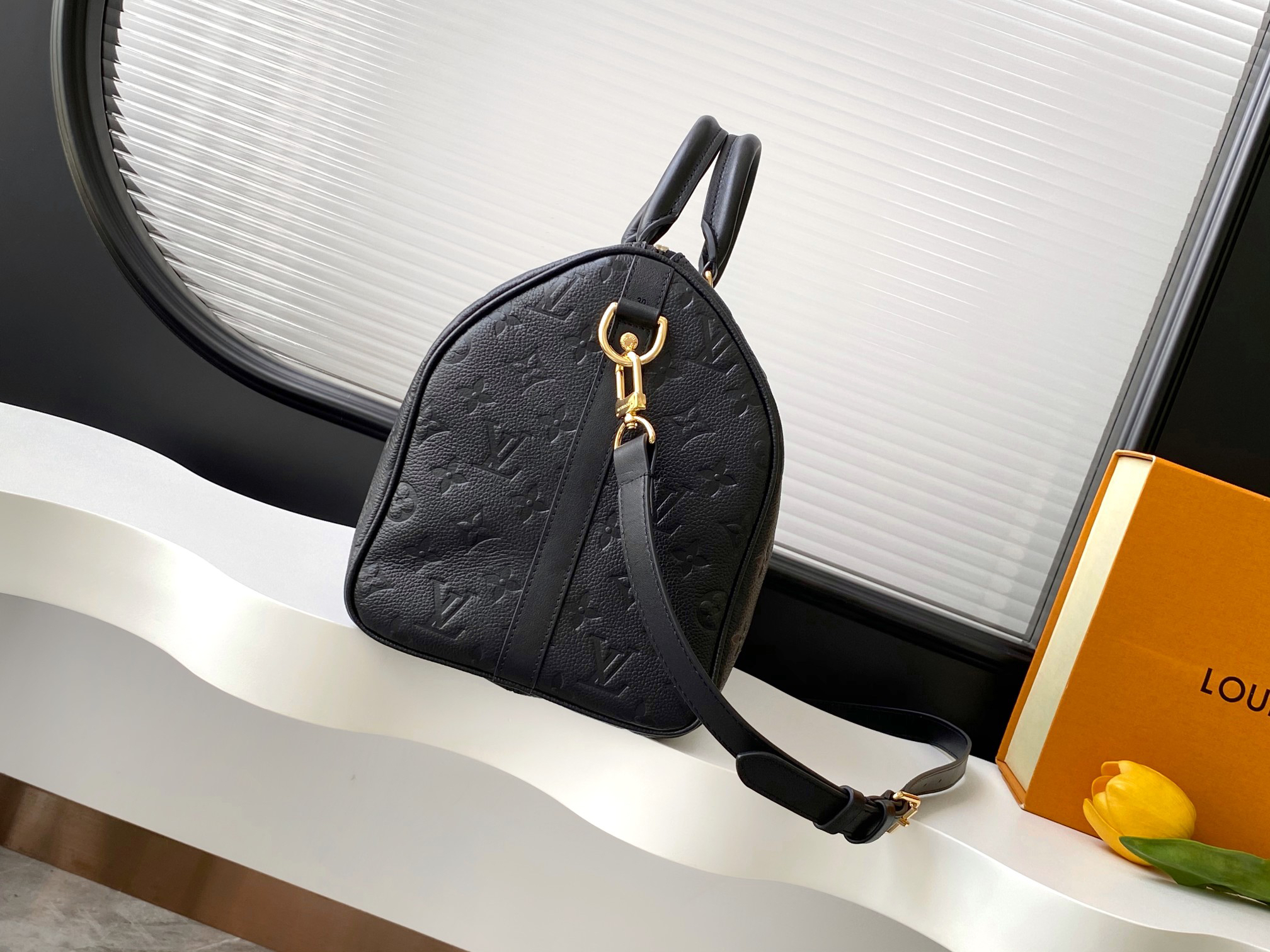 Louis Vuitton Speedy Soft 30 Handbag - Image 3