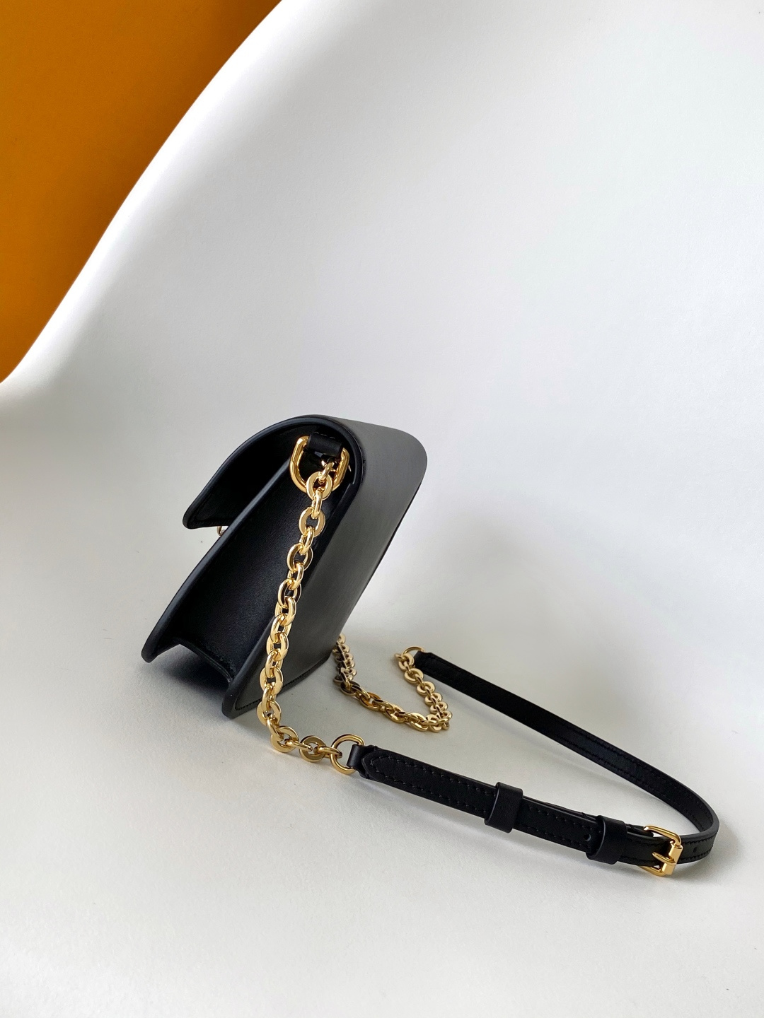 Louis Vuitton LV Bloom Wallet On Chain - Image 3