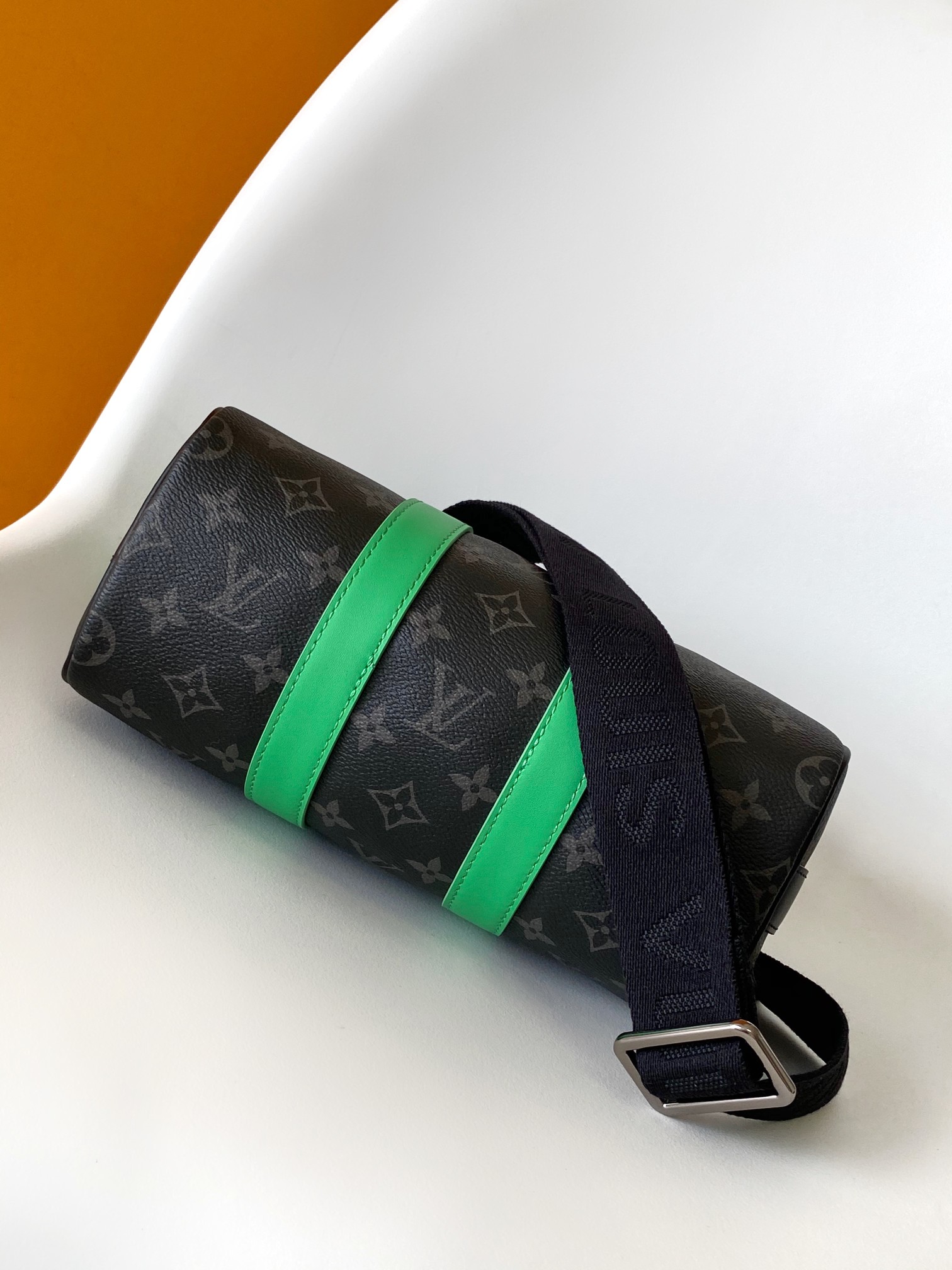 Louis Vuitton Keepall 25 Monogram Eclipse Reverse Bag - Image 3