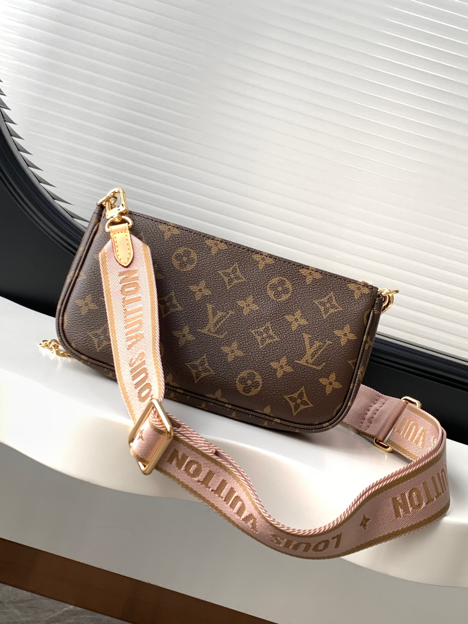 Louis Vuitton Multi Pochette Accessories Crossbody Bag M44813 Green - Image 3