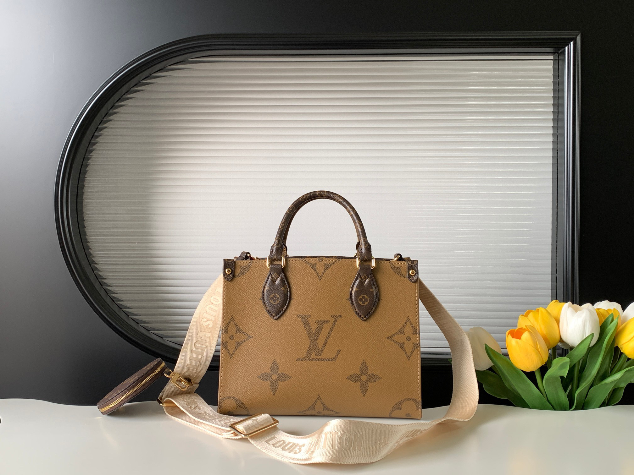 Louis Vuitton OnTheGo Small Handbag M46373 - Image 3