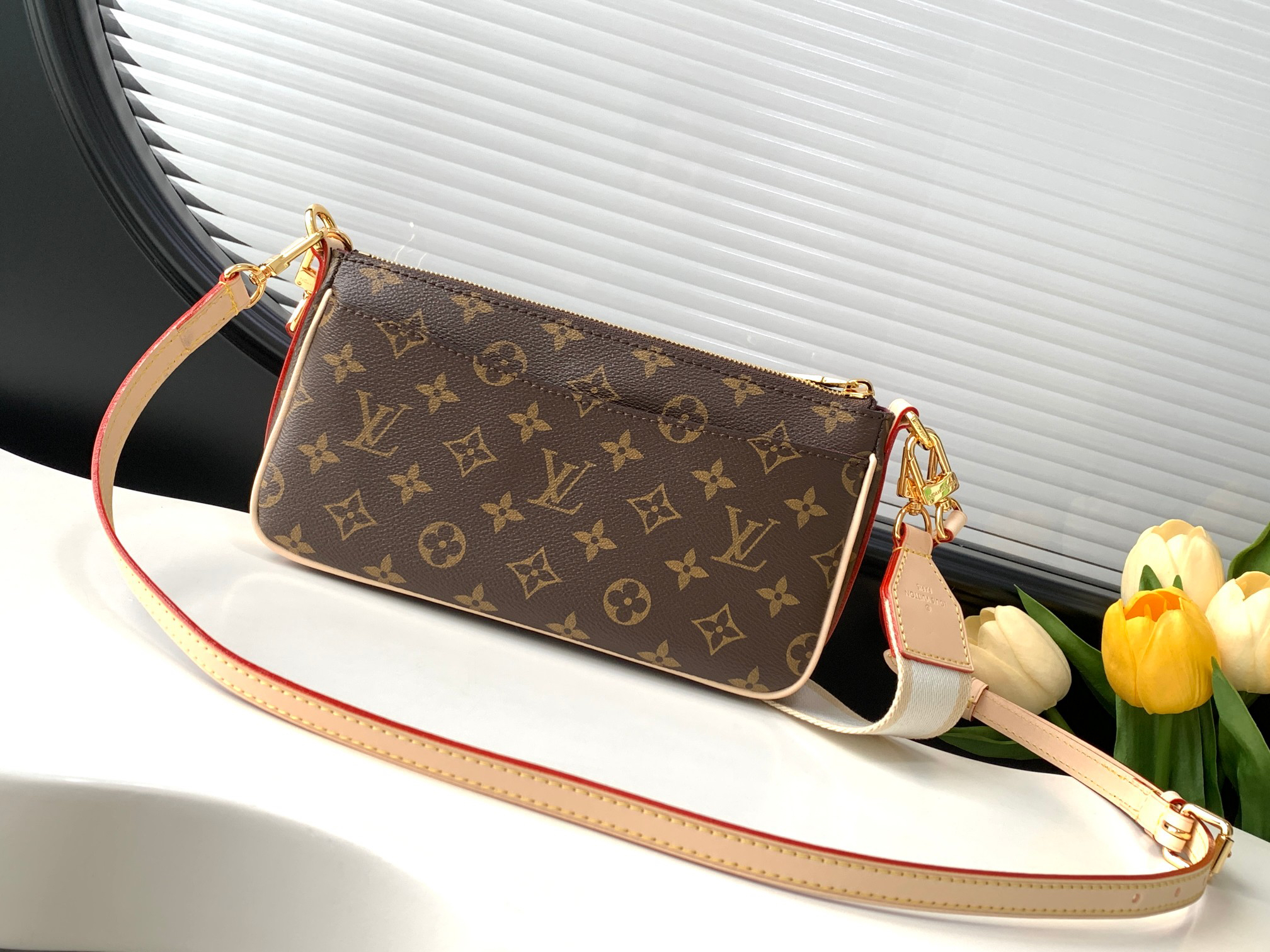 Louis Vuitton Viva-Cité Handbag M46999Vibe - Image 3