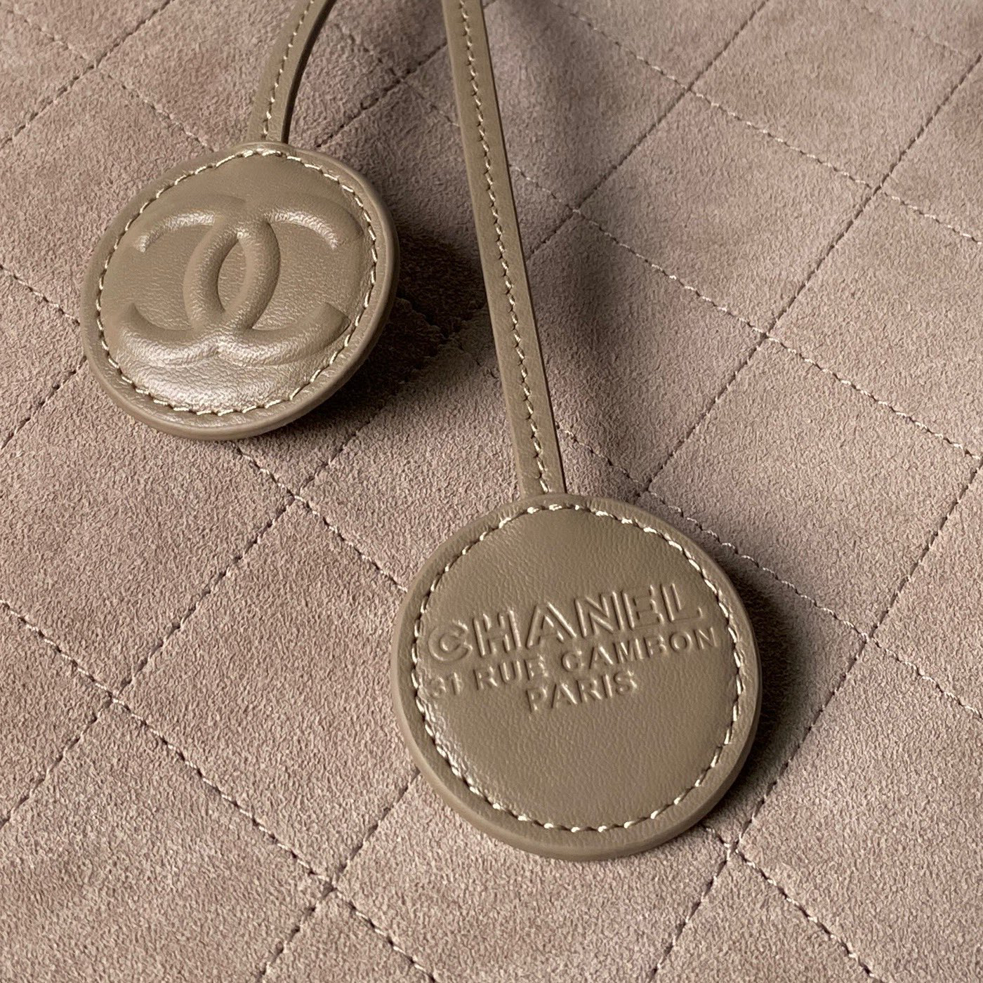 Chanel 26S Deer Leather Bucket Bag - Image 3