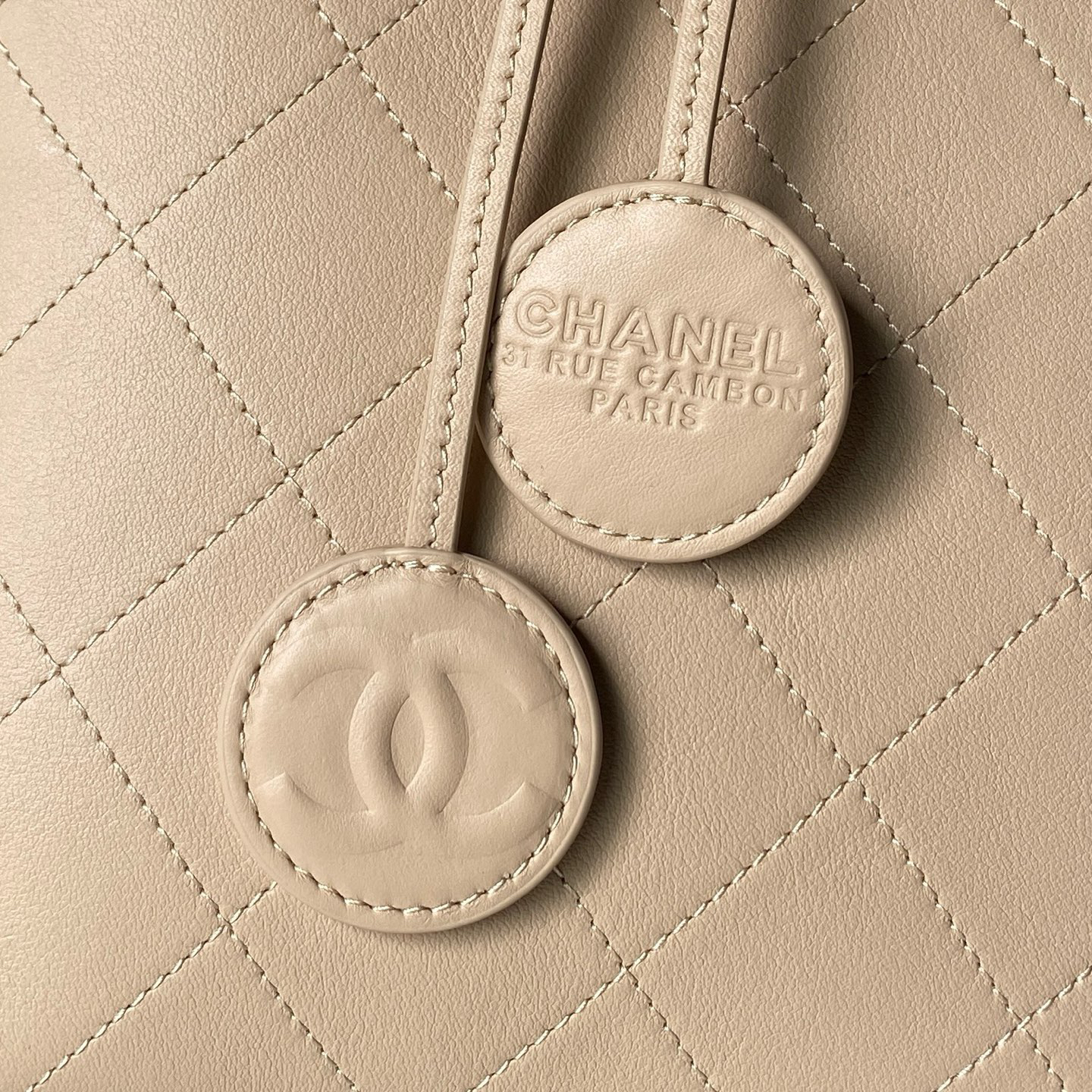 Chanel 26S AS6268 Lambskin Bucket Handbag - Image 3