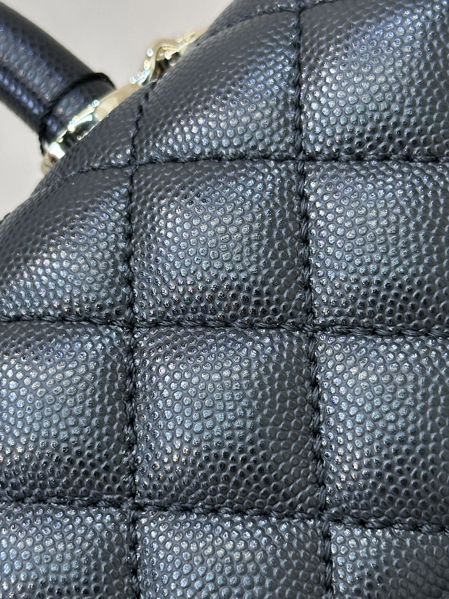 Chanel Coco Handle Classic Top-Handle Bag, 30 cm - Image 3