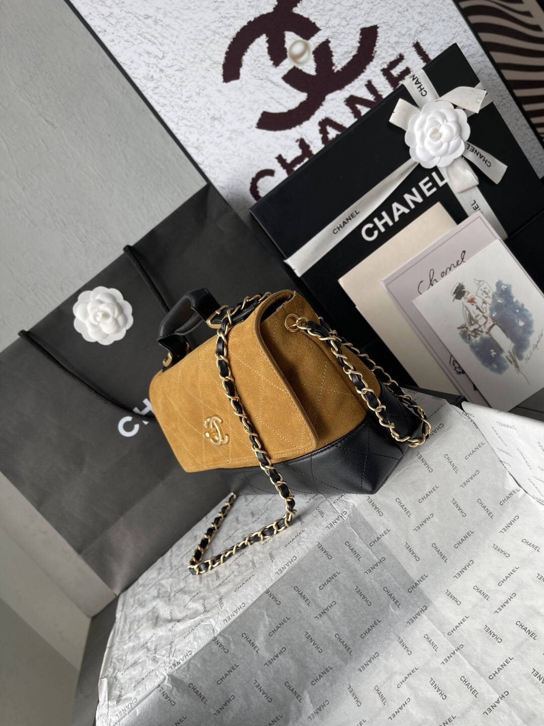 Chanel 25A AS5637 Hobo Bag in Suede - Image 3