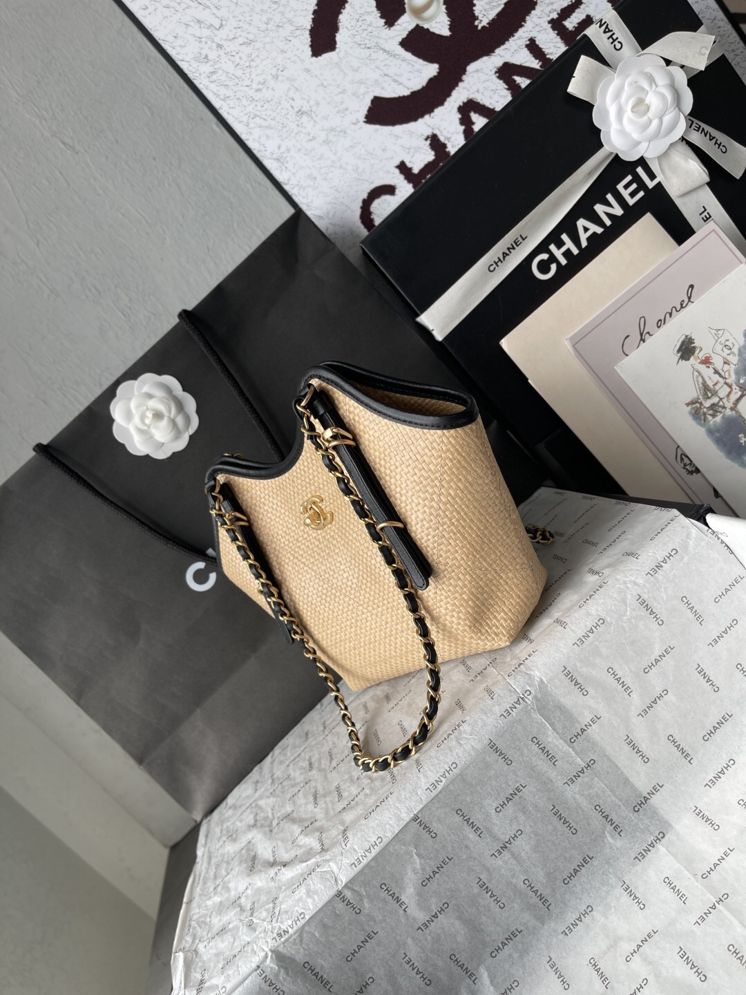 Chanel 25S Maxi Hobo Straw and Leather Tote Bag - Image 3