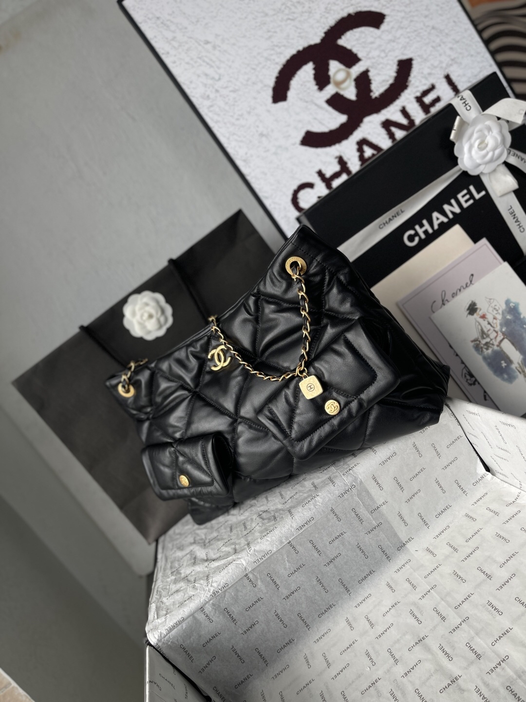 Chanel AS5740 Lambskin Underarm Shoulder Bag - Image 3