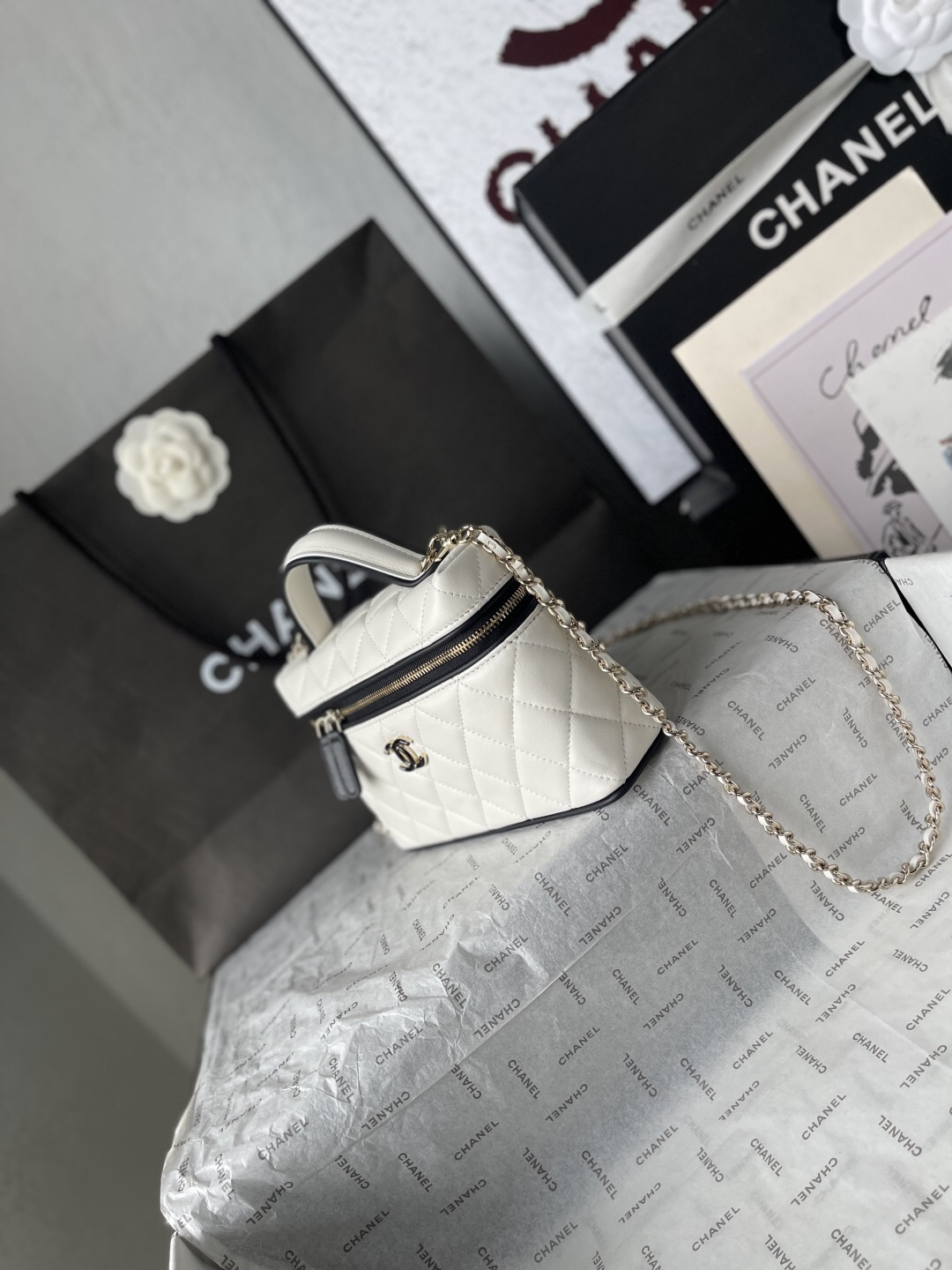 Chanel Panda Motif Small Box Bag - Image 3