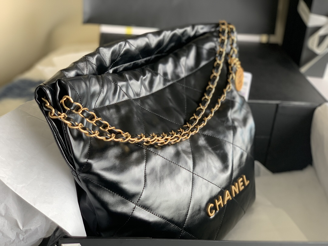 Chanel AS3261 Oil-Waxed Calfskin Shoulder Bag - Image 3