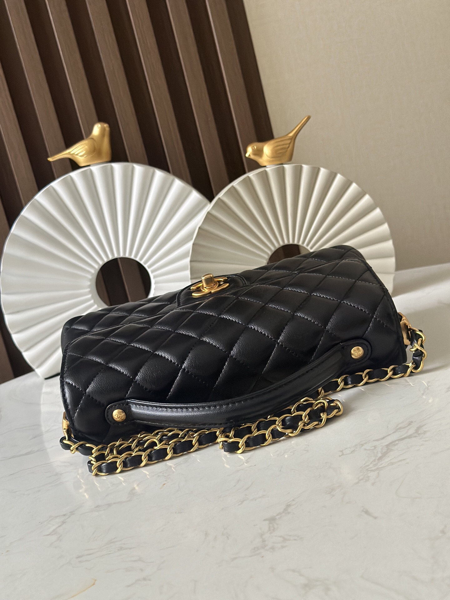 Kelly 25 Lambskin Handbag, Black with Gold Hardware - Image 3