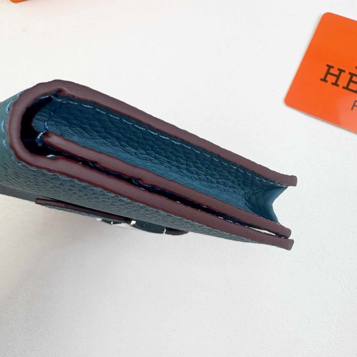 Hermès Togo Calfskin Card Holder with H-Clasp - Image 3