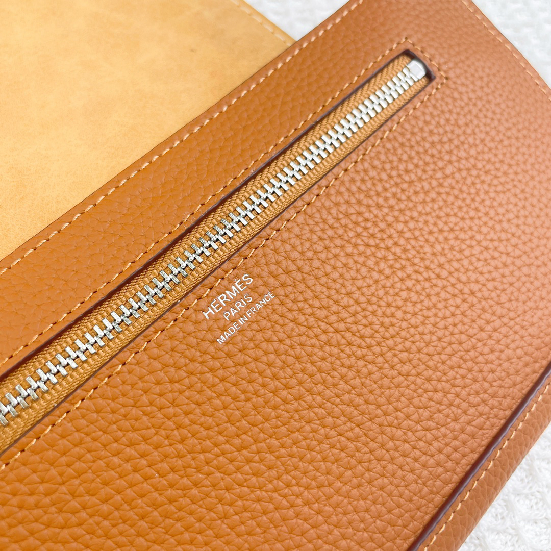 Hermès Silk'in Wallet in Barenia Calfskin - Image 3
