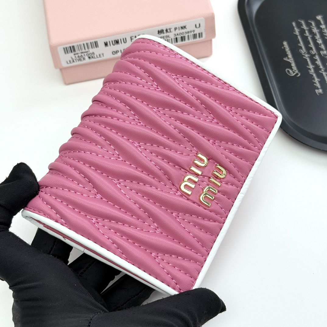 Miu Miu Matelasse Lambskin Wallet - Image 3