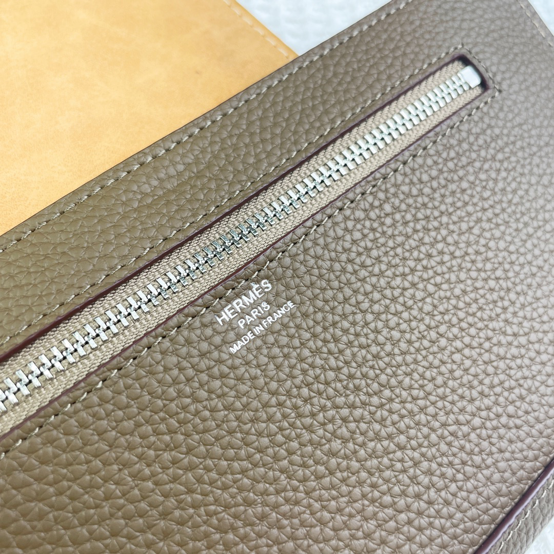 Hermes Silk'in Barenia Calfskin Wallet - Image 3